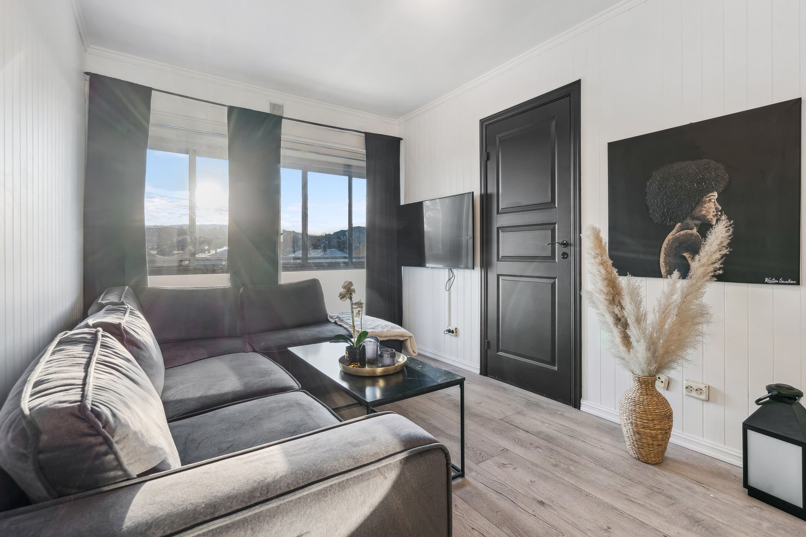Stua med inngang til soverom Galleribilde