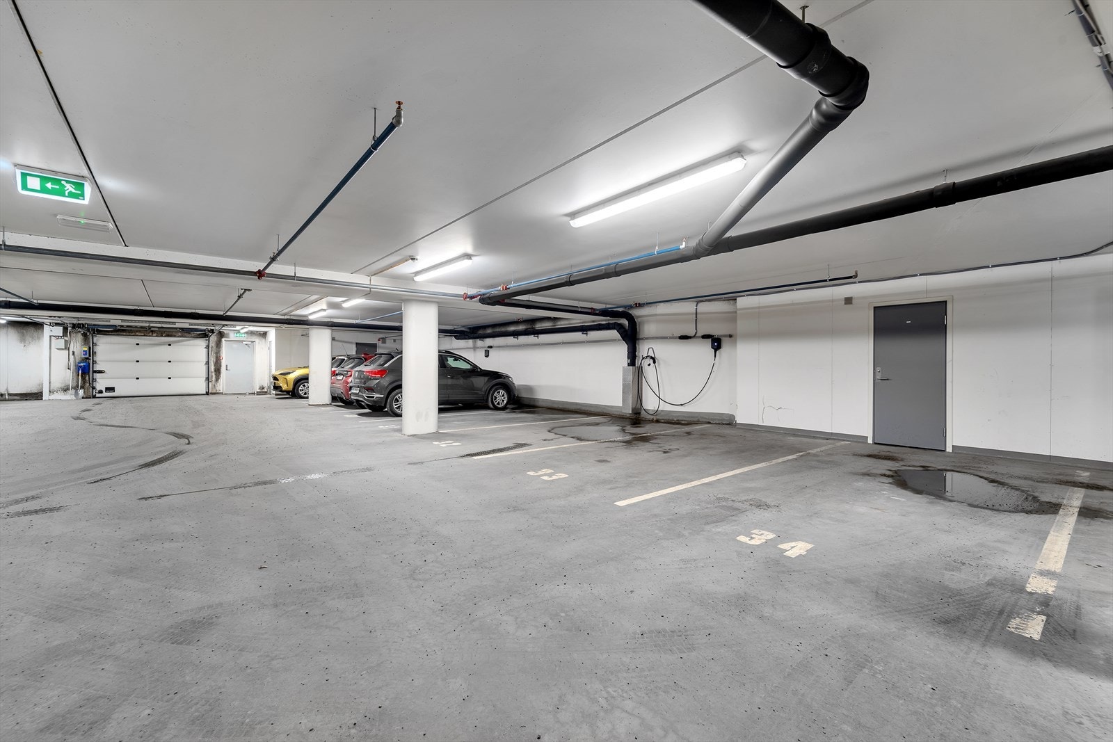 Garasjeplass og tilhørende bod. Galleribilde