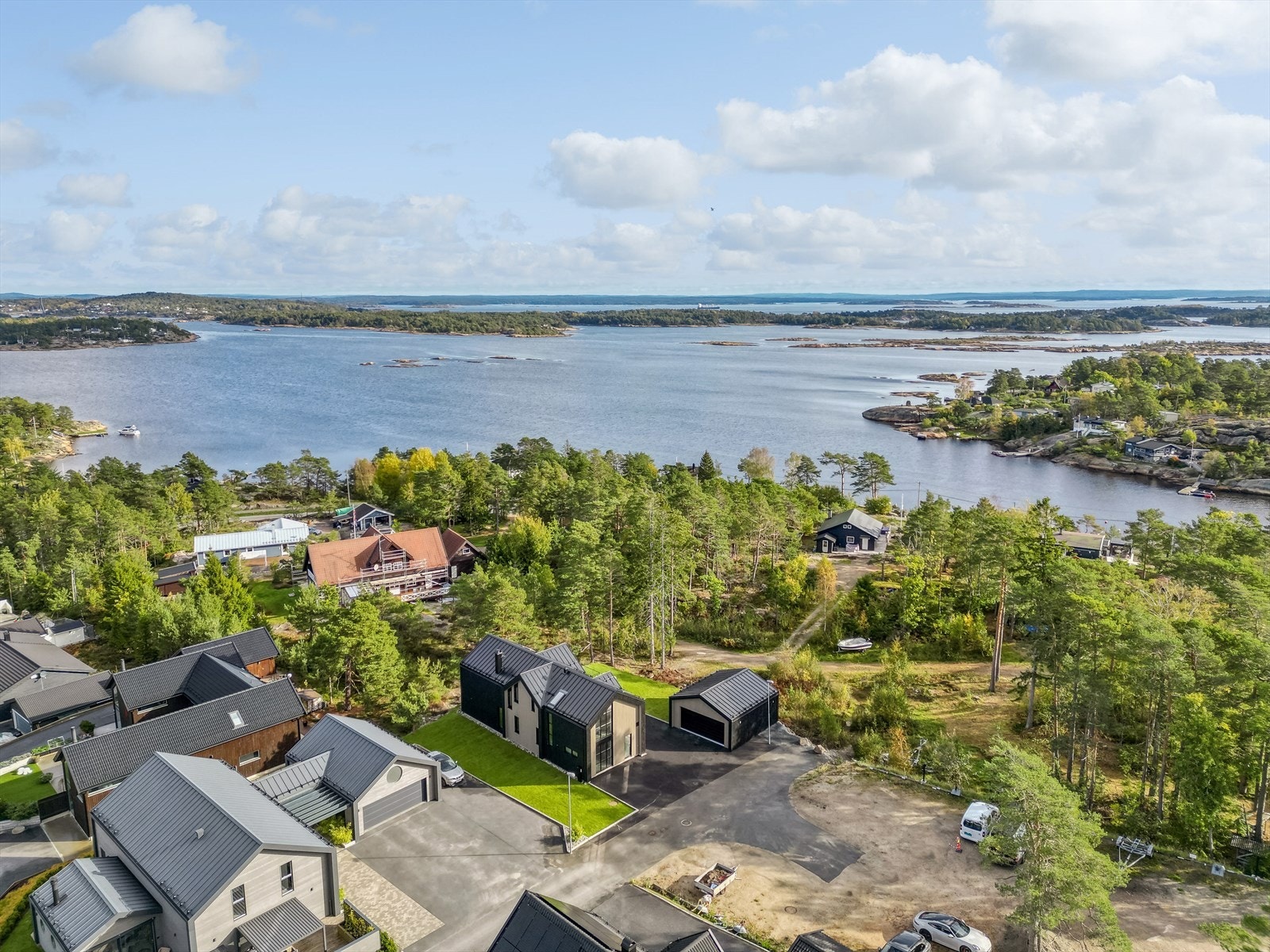 Fantastisk beliggende innerst i enden av boligfeltet, tett innpå den flotte skjærgården Galleribilde