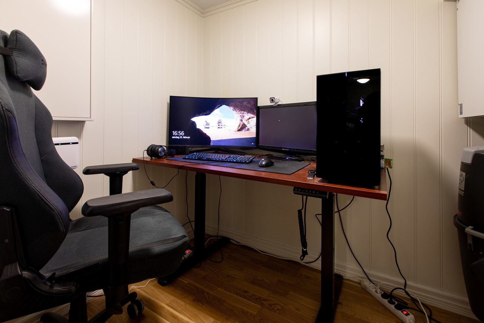 Bilde tatt av selger. Innvendig bod er i dag innredet som kontorrom. Galleribilde