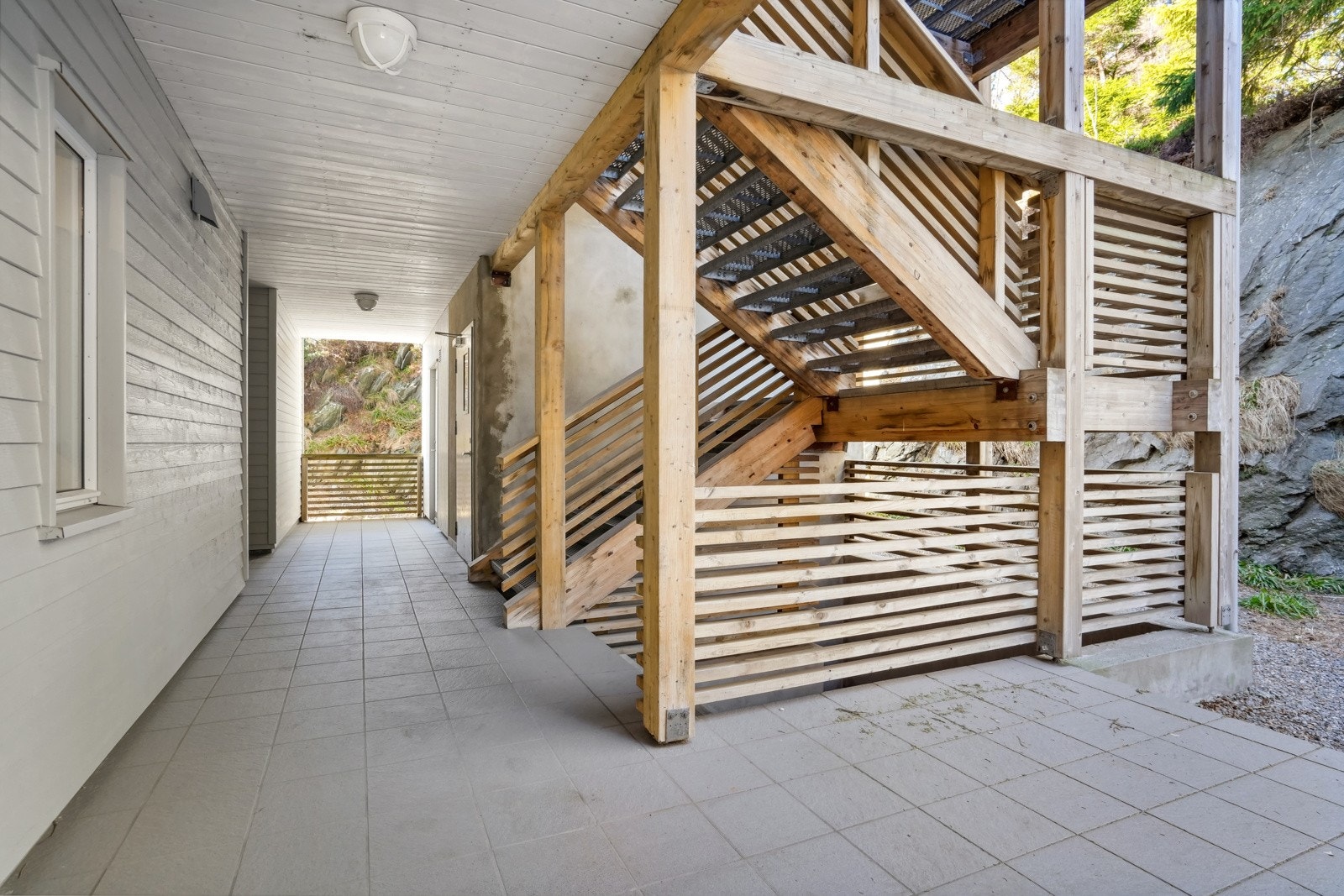 Leiligheten disponerer en utvendig bod like ved inngangen. Galleribilde