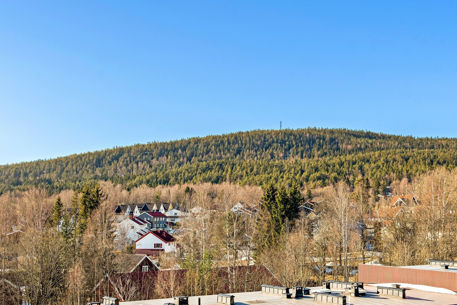Boligen har kort vei til marka! Galleribilde
