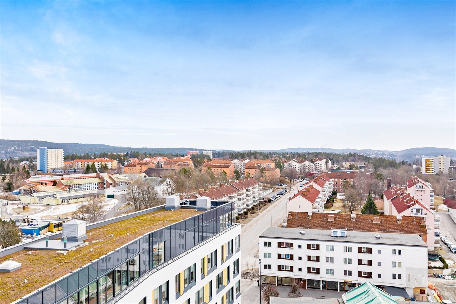 Utsikt fra leiligheten, 12.etasje. Galleribilde