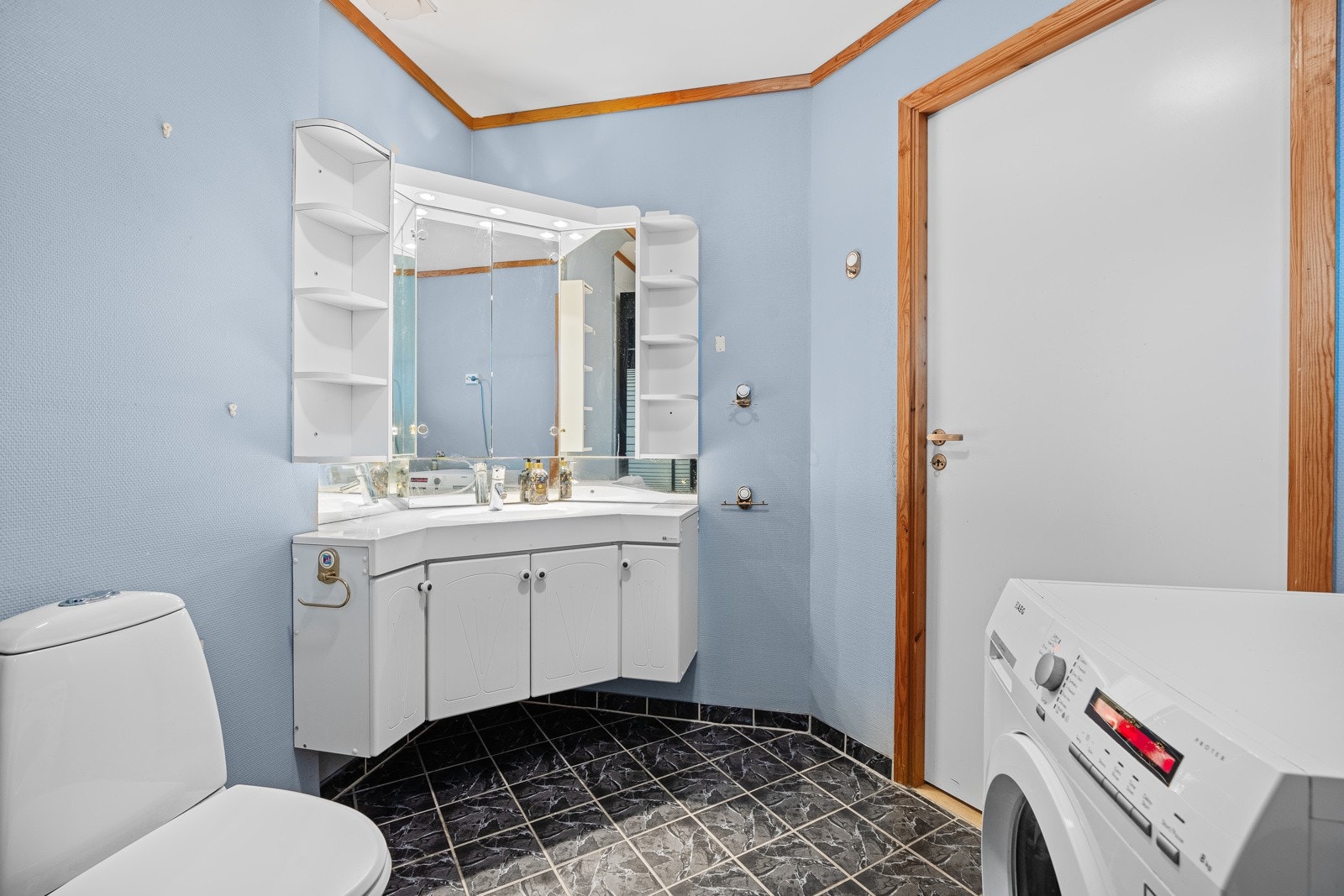 Servant med innredning Galleribilde