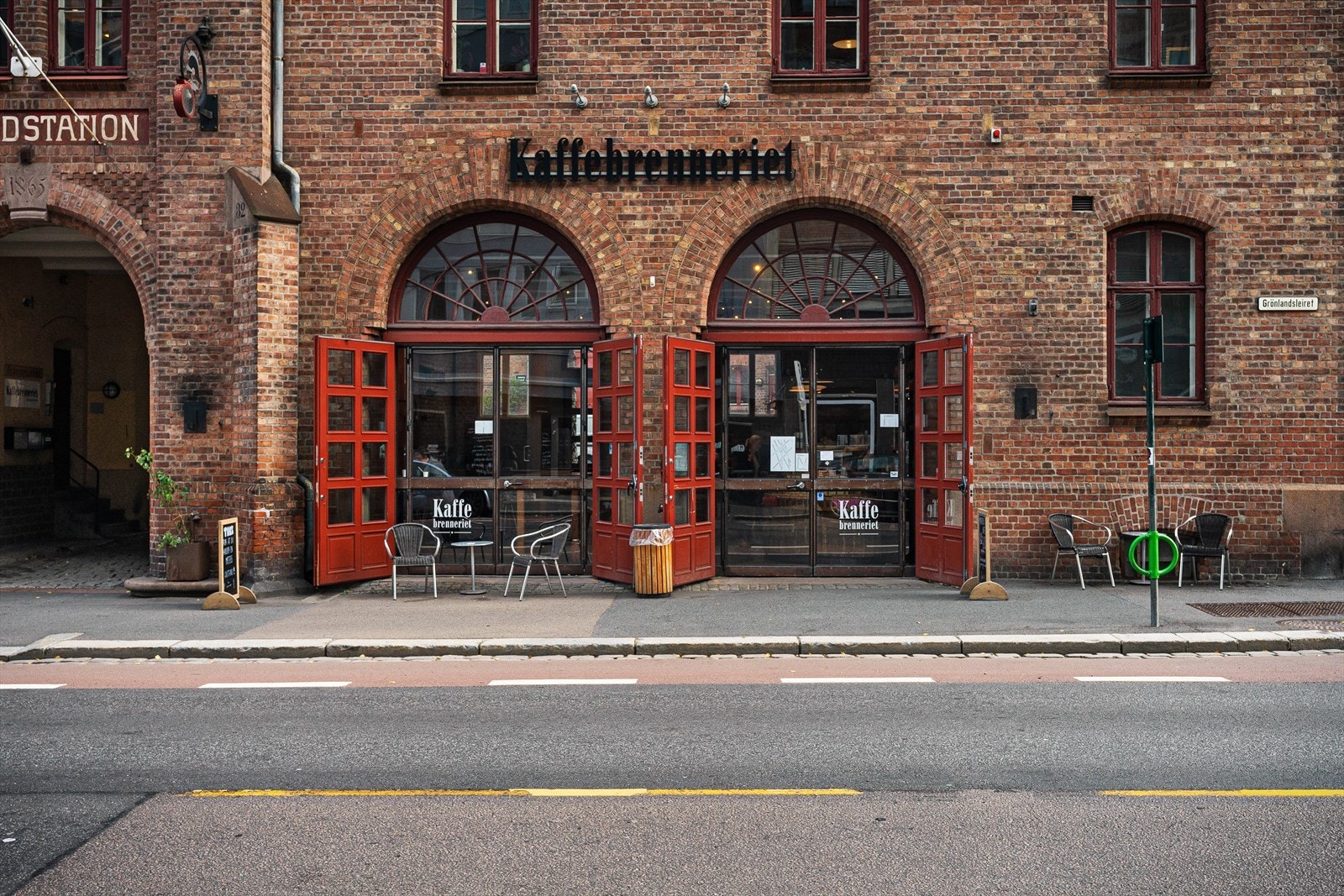 Kort vei til Kaffebrenneriet for en deilig kopp kaffe Galleribilde