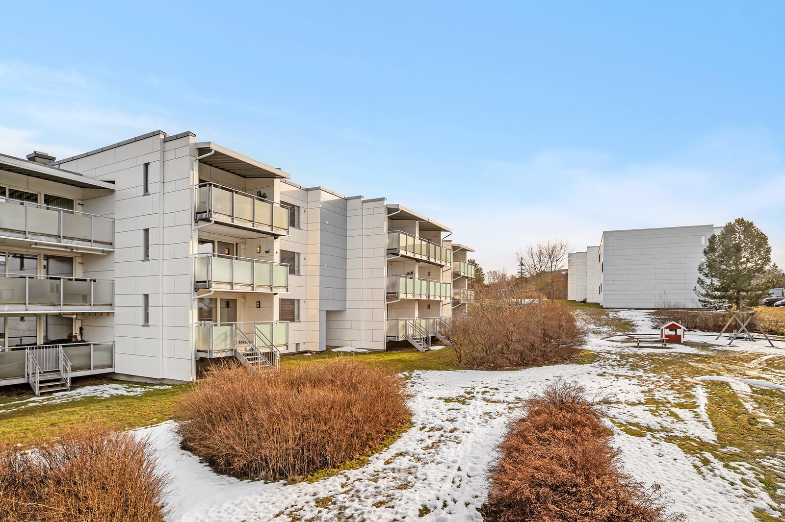 Bygget var i 2016 gjenstand for omfattende rehabilitering. Balkongene ble utvidet, nye vinduer og balkongdører, nye fasadeplater, vegger og tak er etterisolert og ventilasjonssystemet er utbedret. Rørfornying fra 2023. Galleribilde