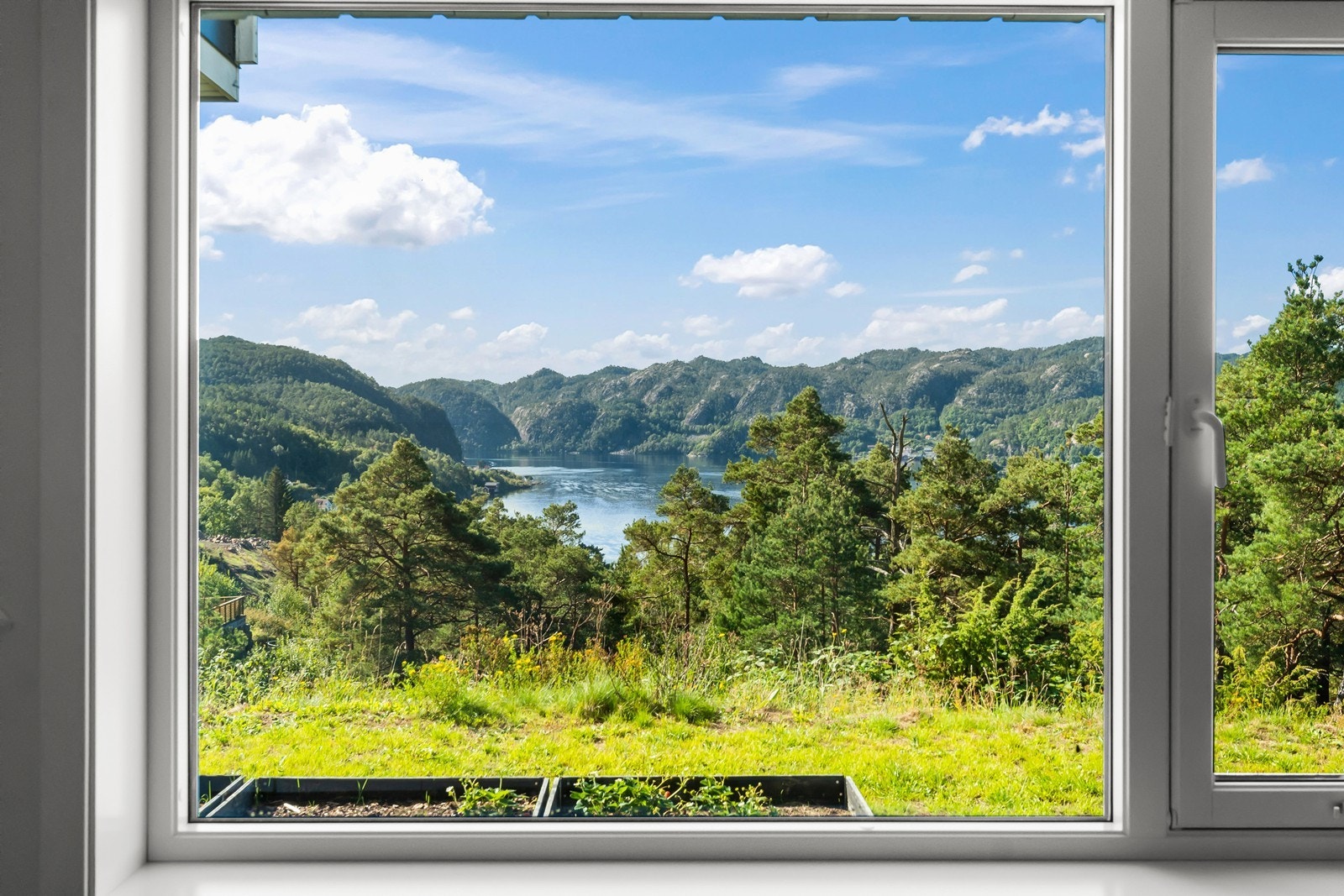 Leiligheten har nydelig fjordutsikt Galleribilde