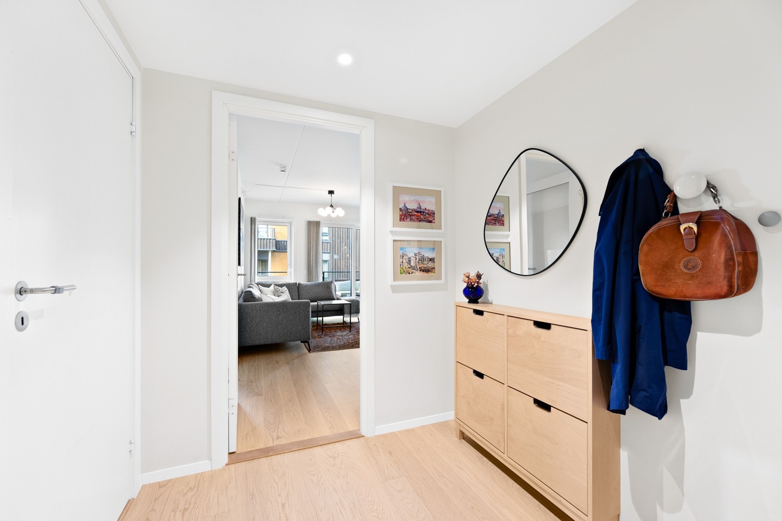 Velkommen inn i entréen i Finn Thorsagers vei 5! Galleribilde