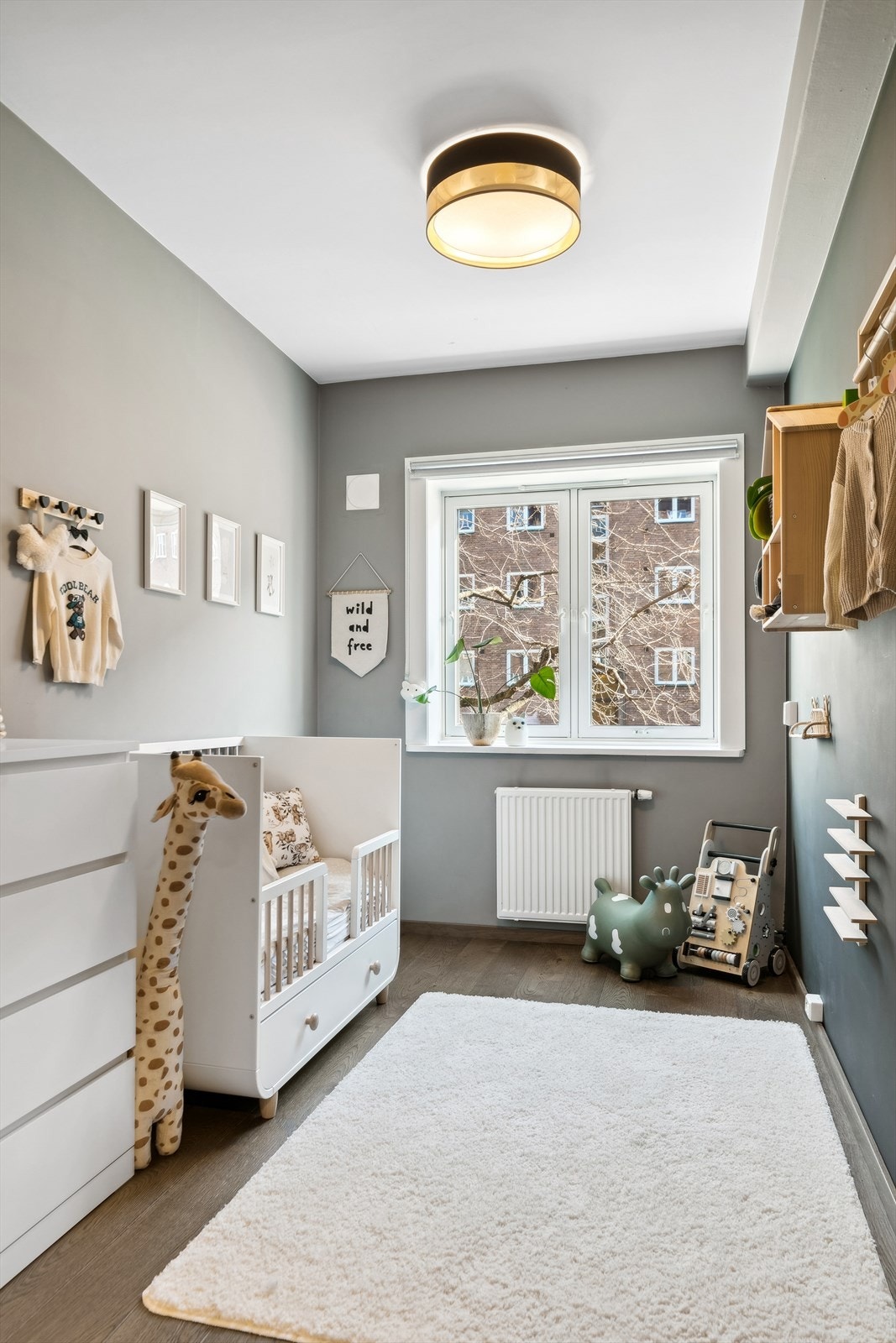 Kan benyttes som barne-/gjesterom eller kontor. Galleribilde