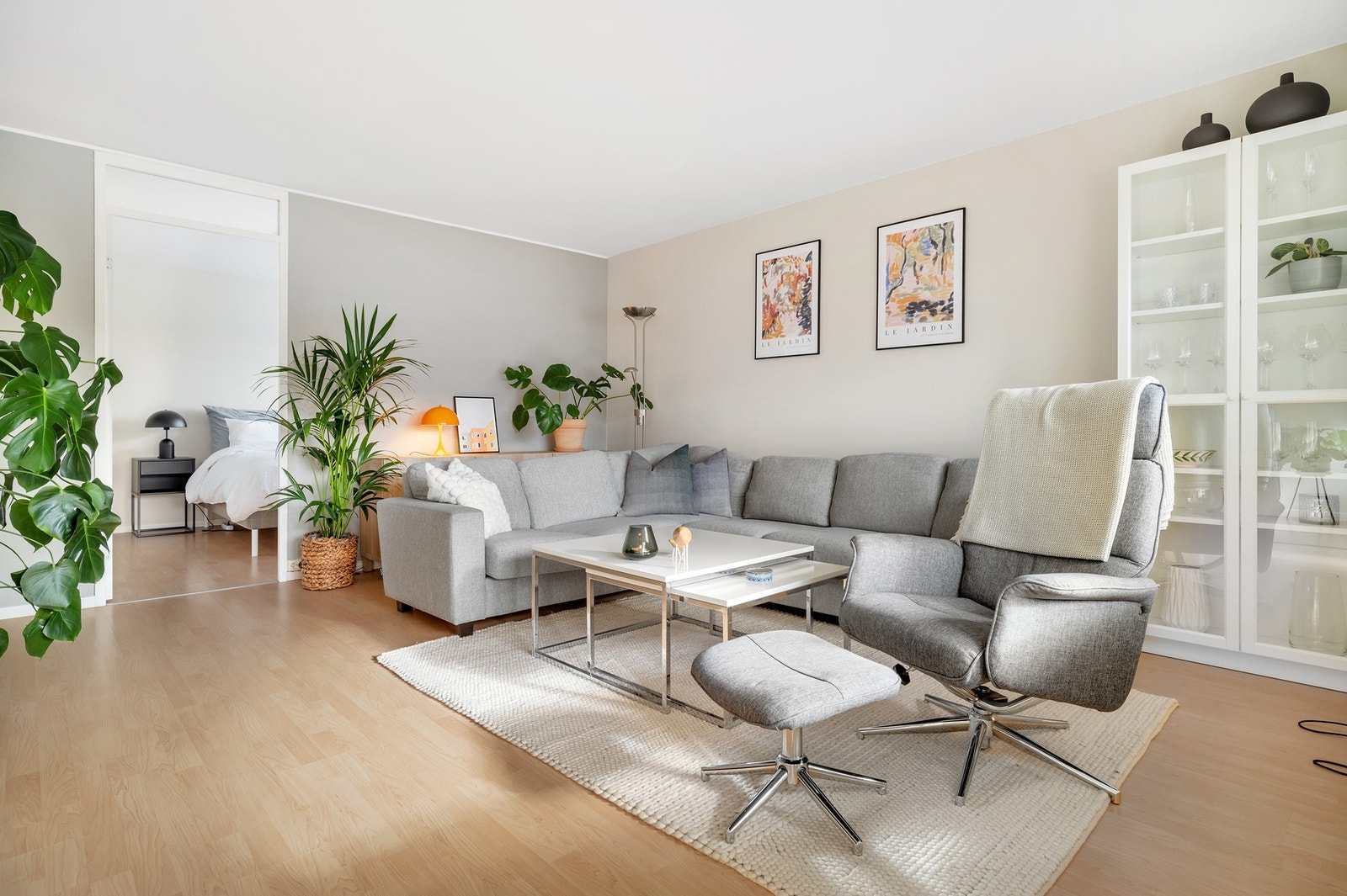 Velkommen til en flott og romslig 2-roms leilighet i et attraktivt boligområde på Flatåsen. Galleribilde