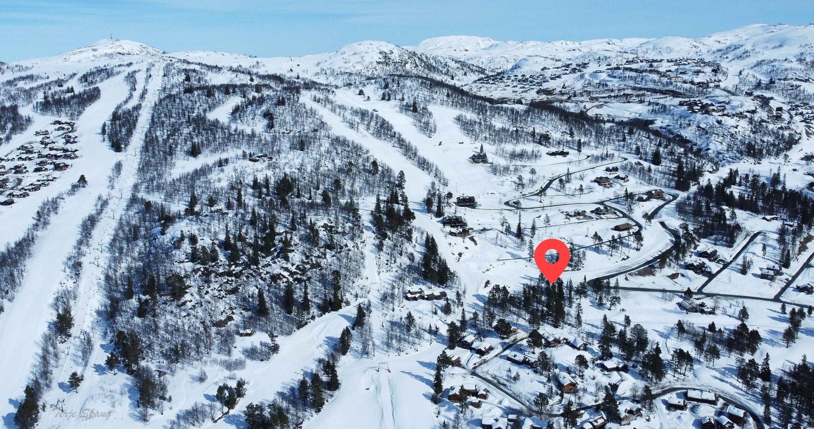 Dronefoto med tomtens ca plassering Galleribilde