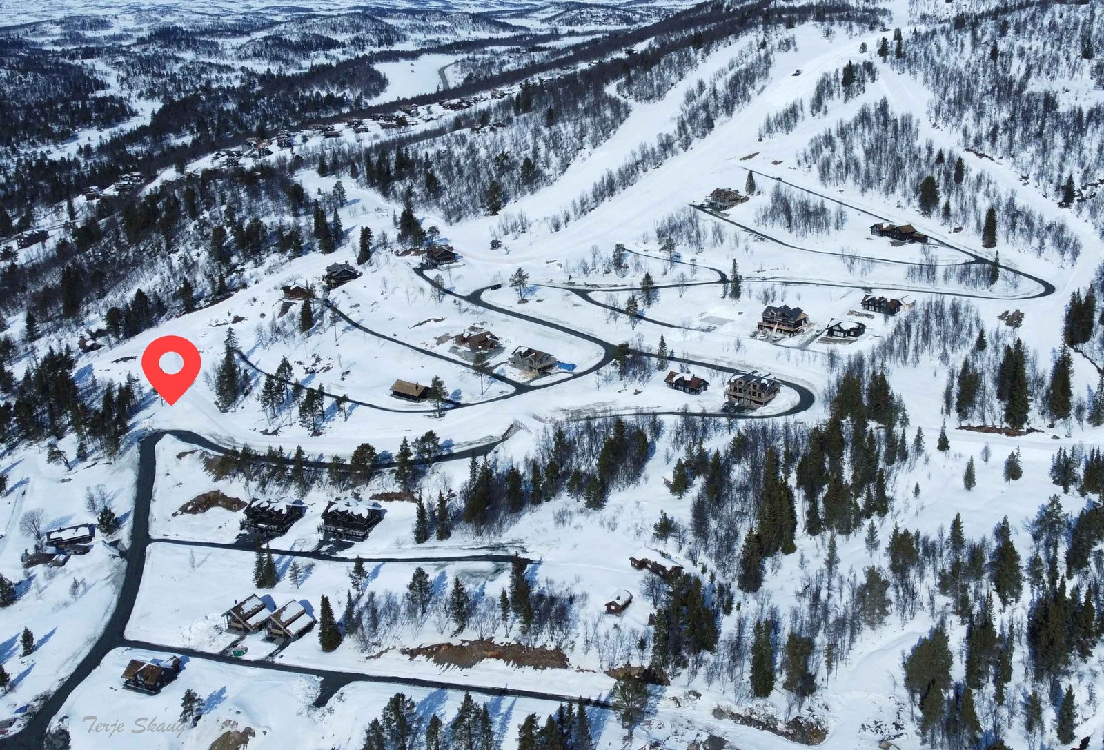 Dronefoto med tomtens ca plassering Galleribilde