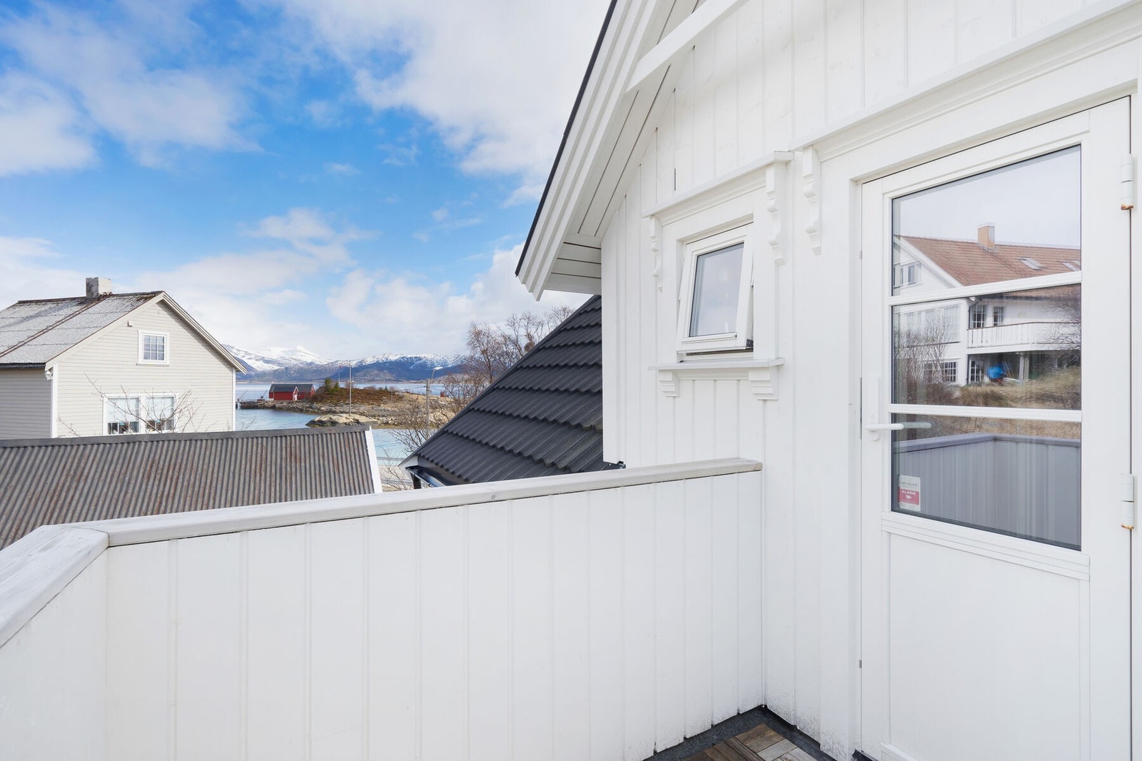 Balkong vendt mot nordvest. Galleribilde