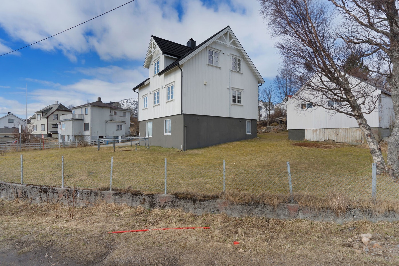 En innholdsrik enebolig sentralt plassert i idylliske Lødingen! Galleribilde