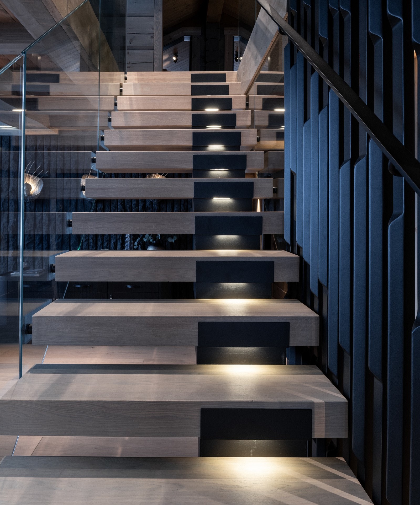 Trappen har innfelt led-belysning i høy kvalitet Galleribilde