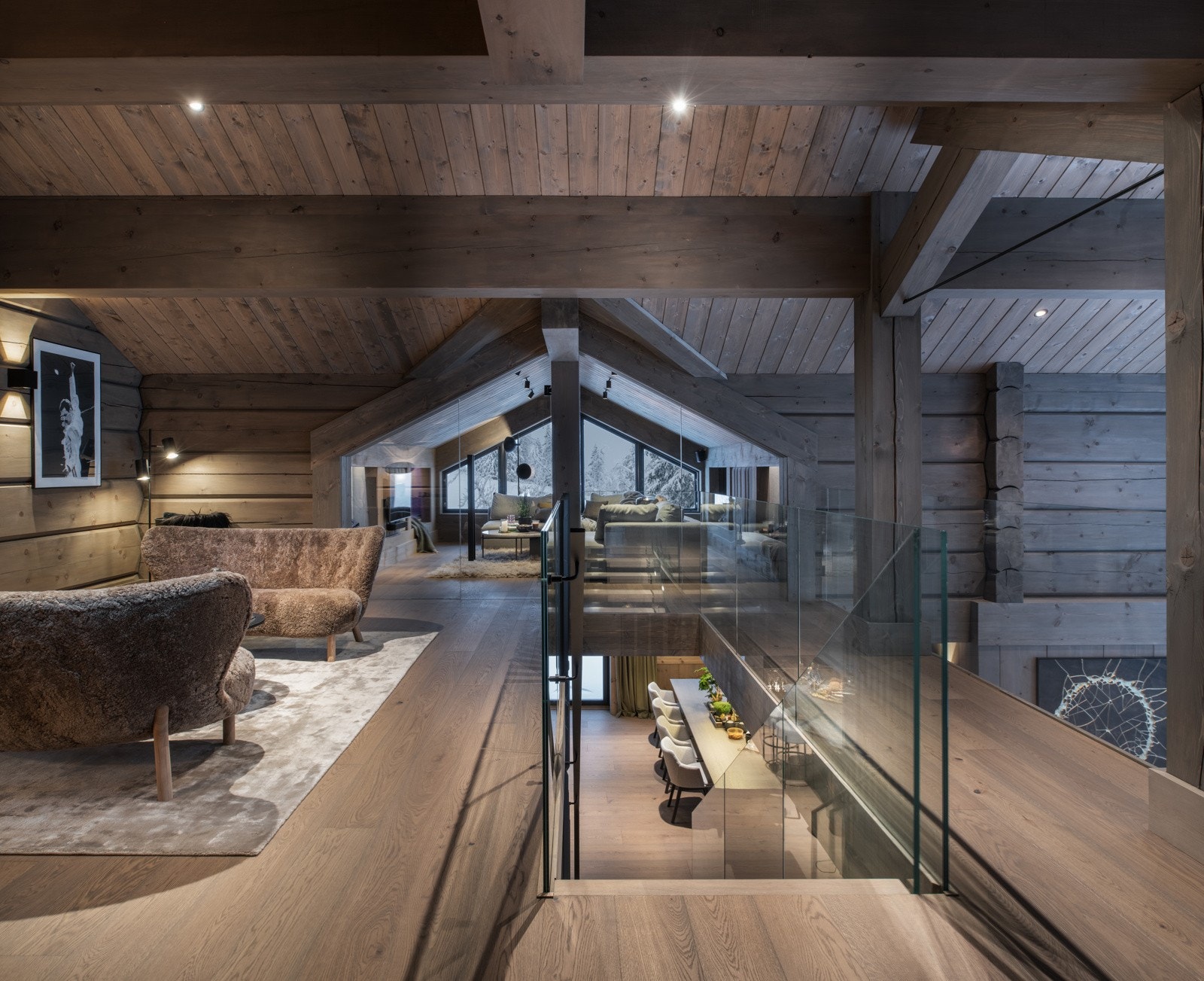 Så snart du kommer opp, legger man merke til de helt spesielle arkitektoniske løsningene Galleribilde