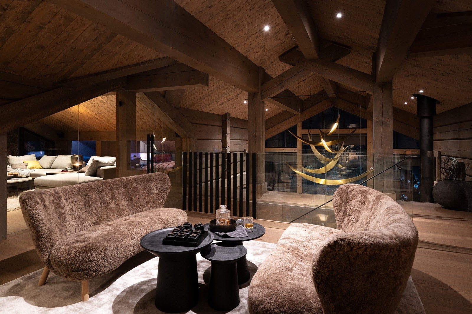 Og man dras mot de store vindusflatene og utsikten! Galleribilde