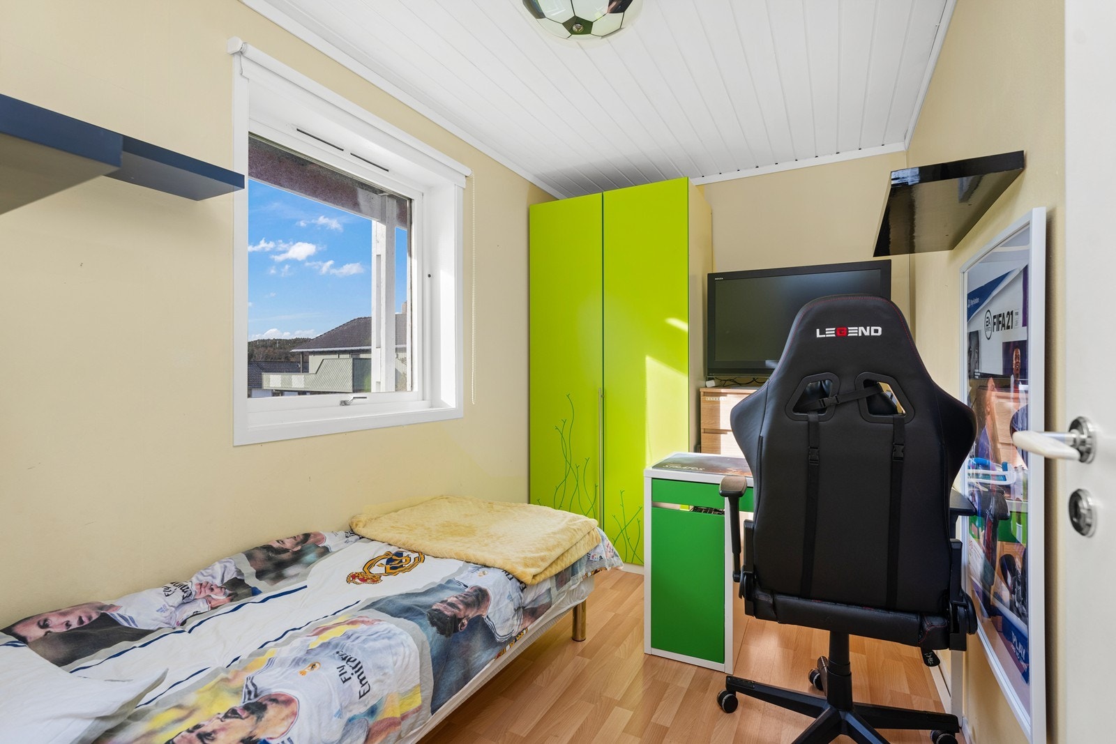 Soverom 2 i kjeller Galleribilde
