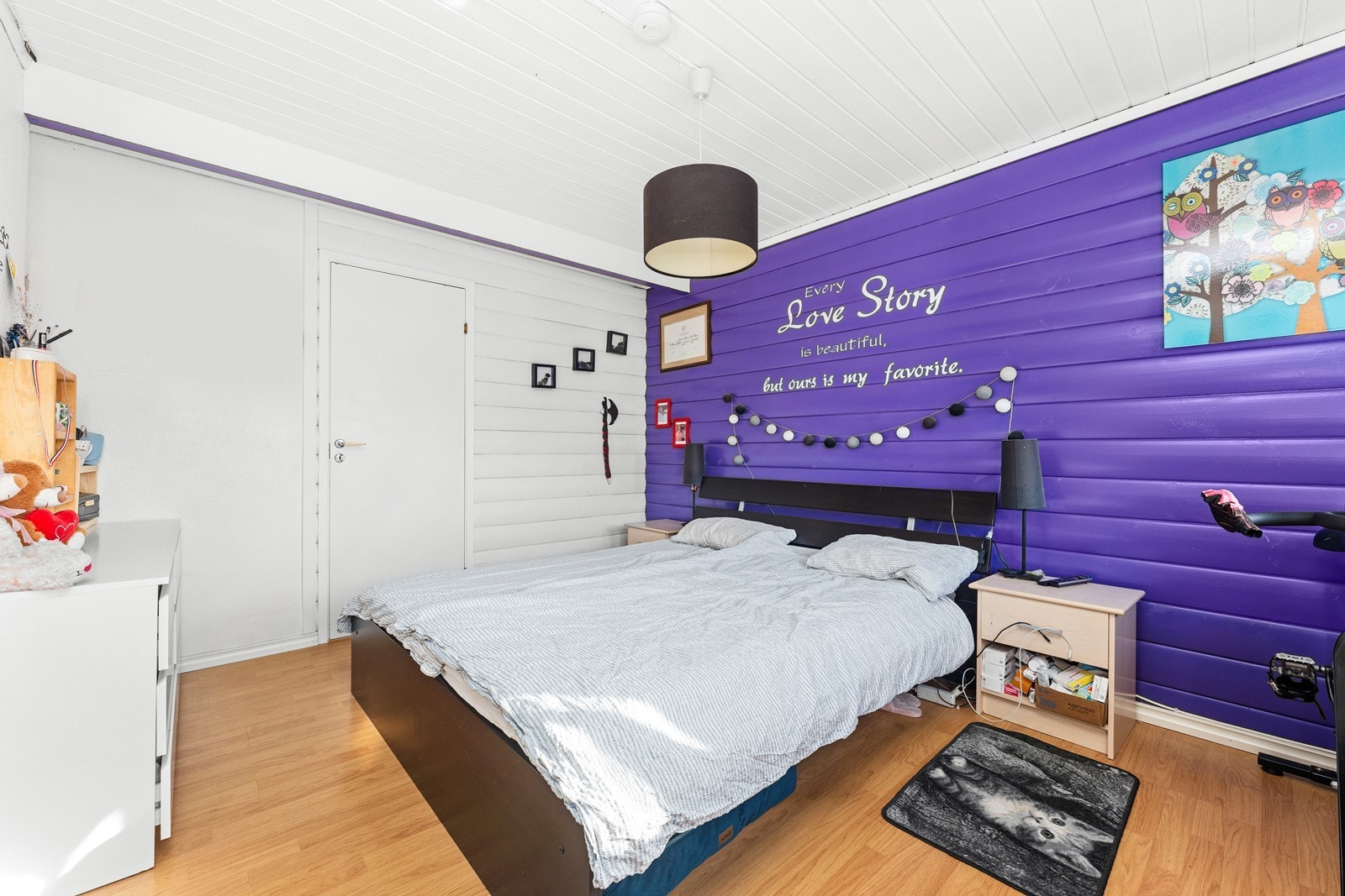 Soverom med eget walk in closet/ bod Galleribilde