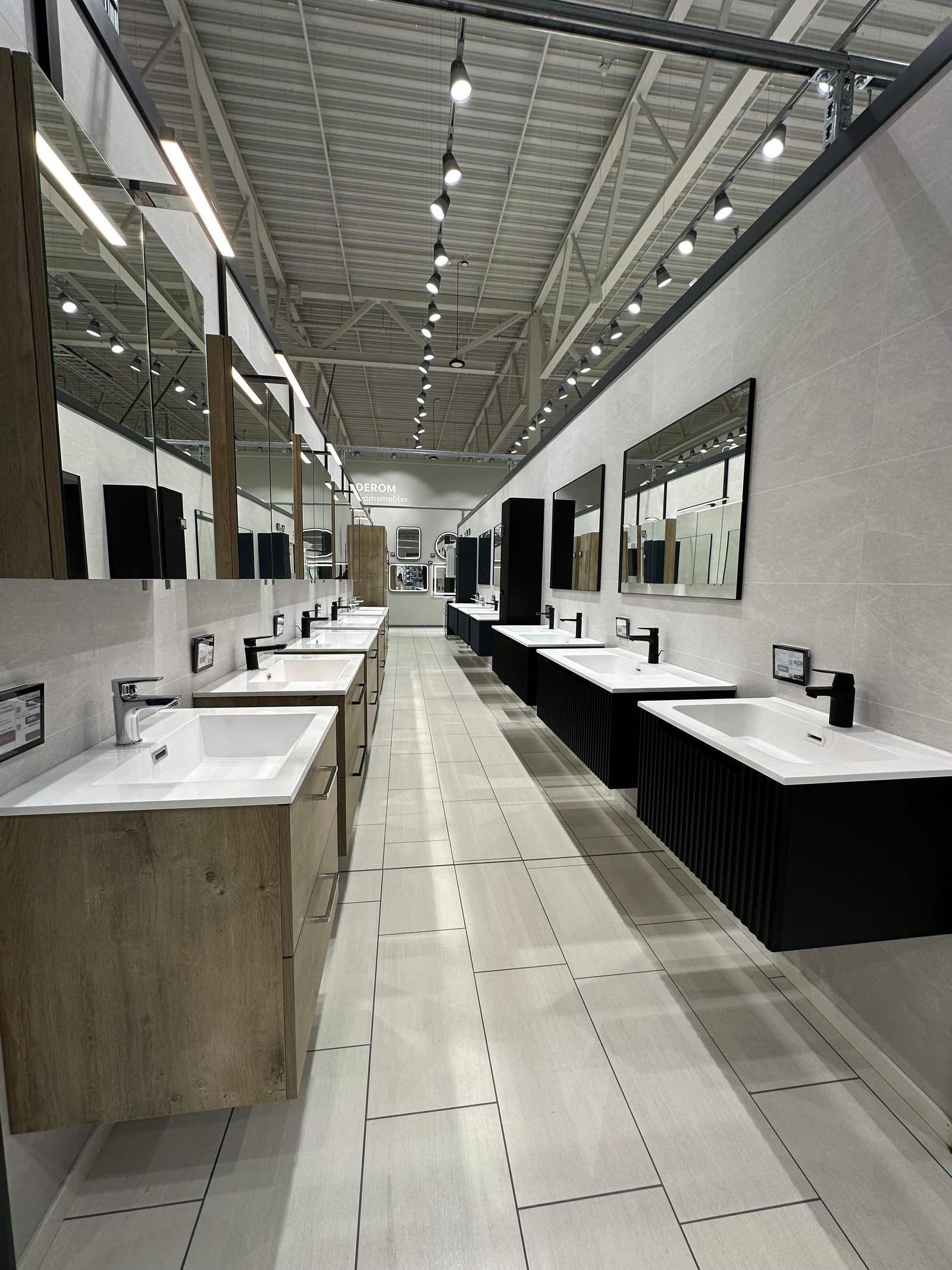 Ny Megaflis butikk på 5.000m2 Galleribilde