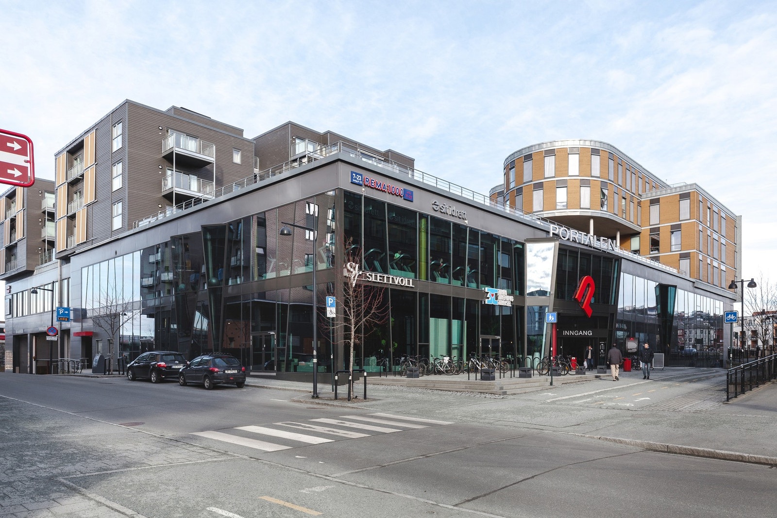 Portalen er kun 240 meter unna leiligheten. Galleribilde