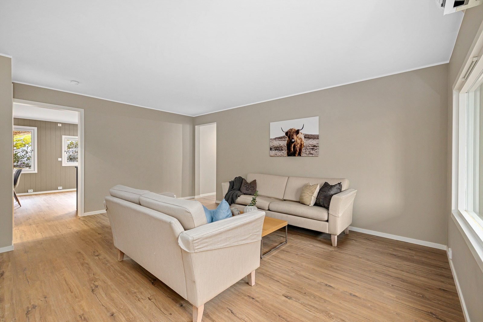 Plass til stor sofagruppe stueavdelingen. Galleribilde