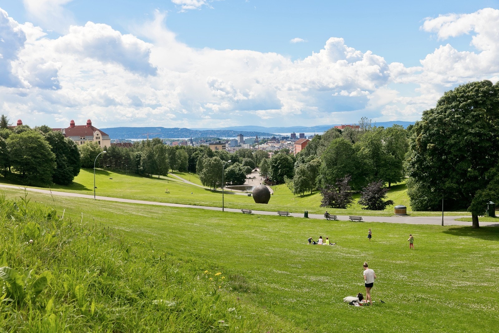 Torshovdalen er en av flere grønne parker i nærområdet Galleribilde
