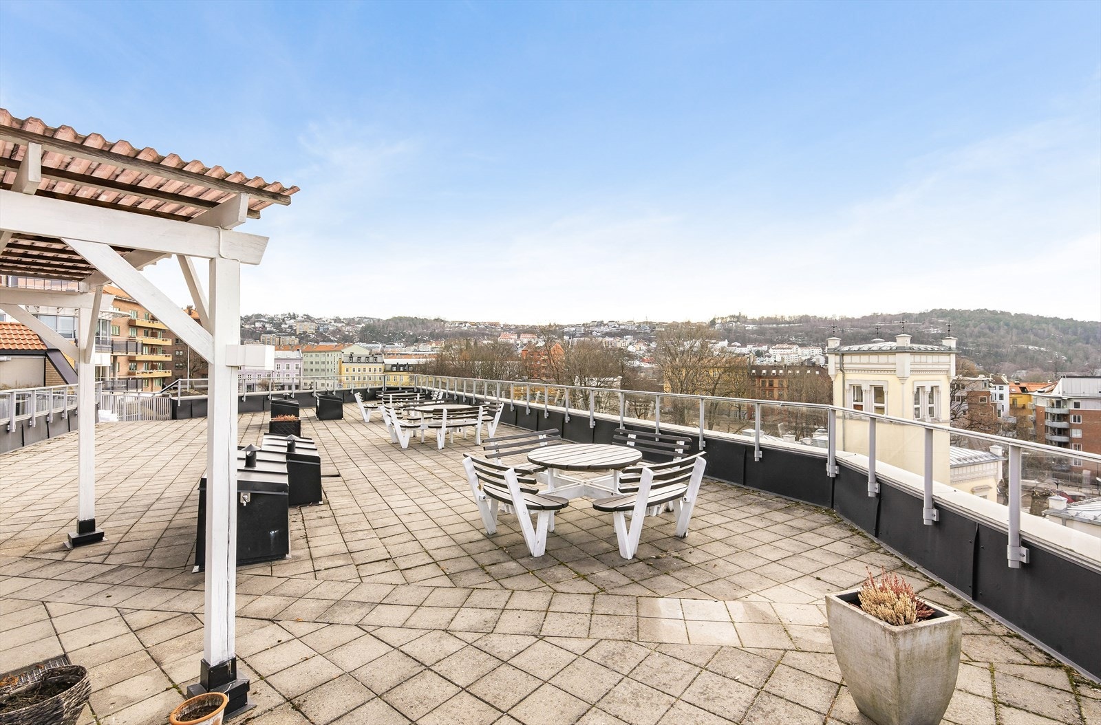 Stor og koselig felles takterrasse. Galleribilde