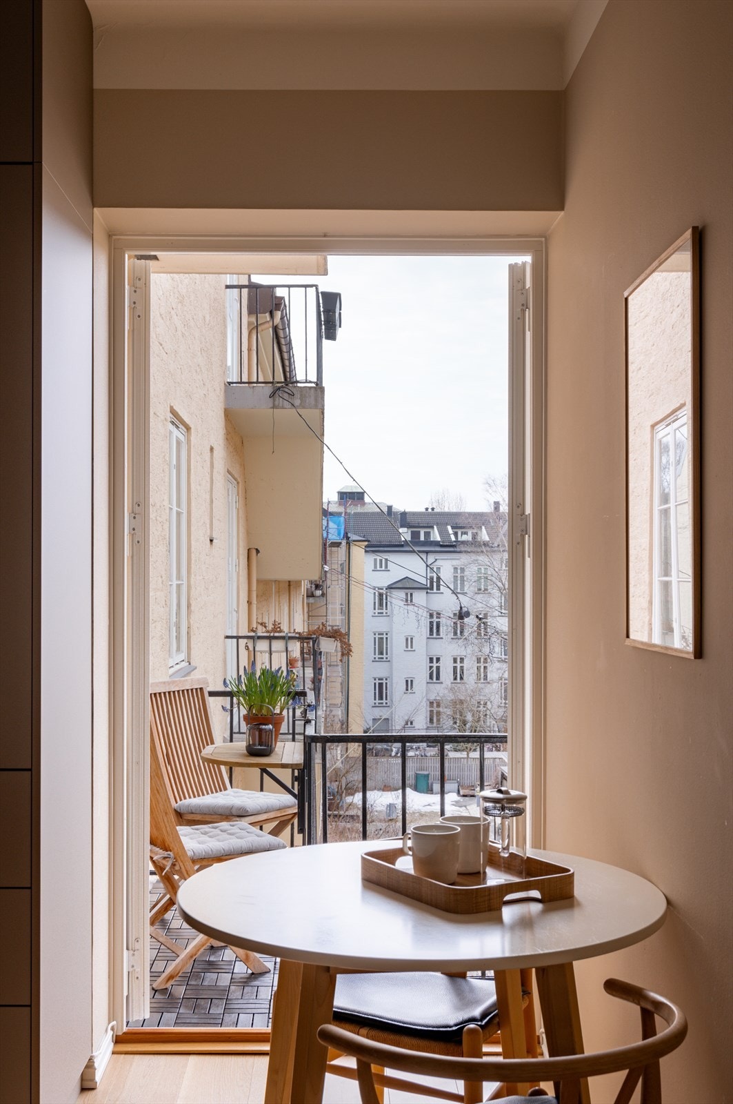 Fra kjøkkenet er det adkomst til en felles brannbalkong. Galleribilde