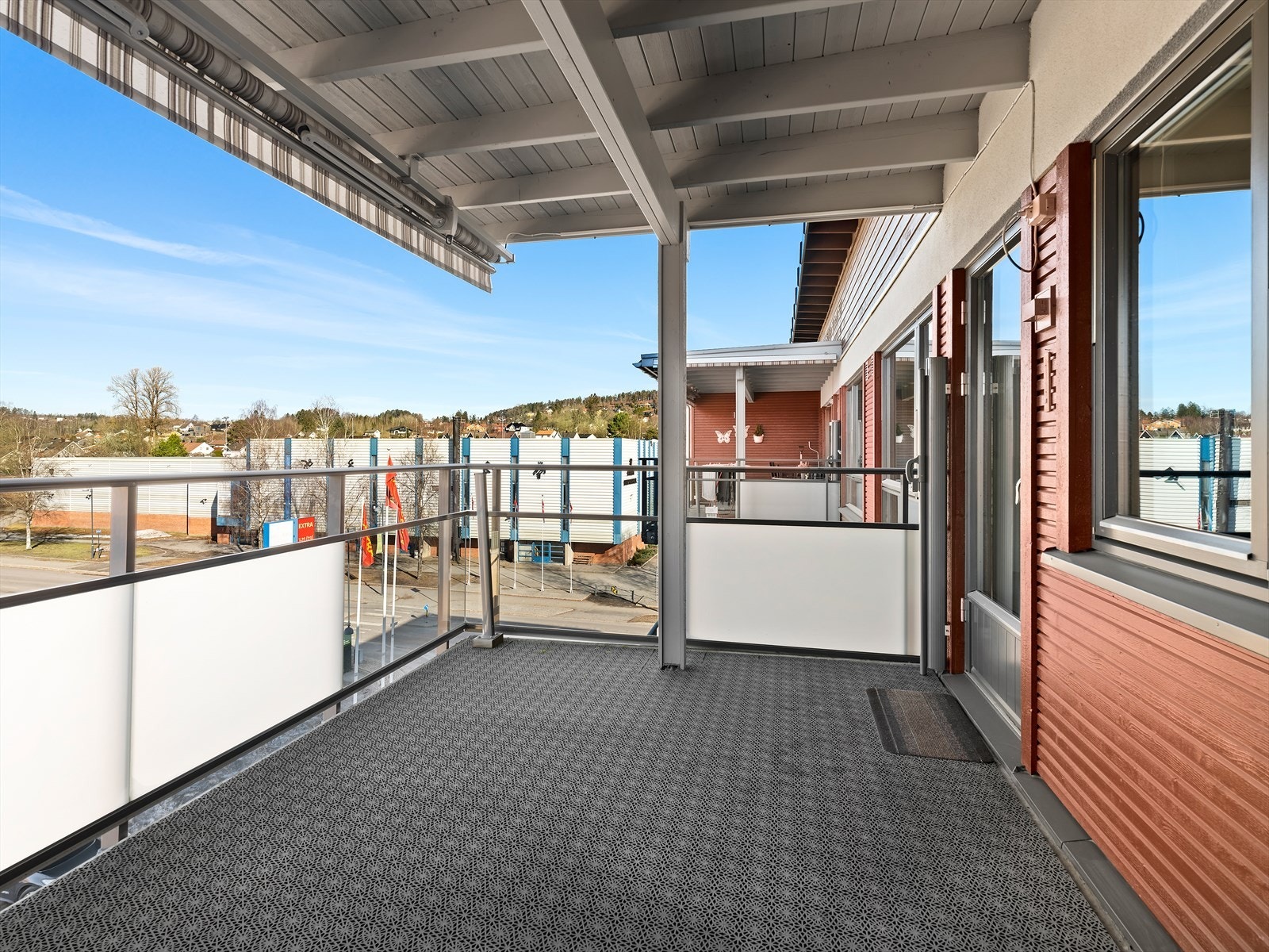 Balkong - overbygd og utsikt Galleribilde