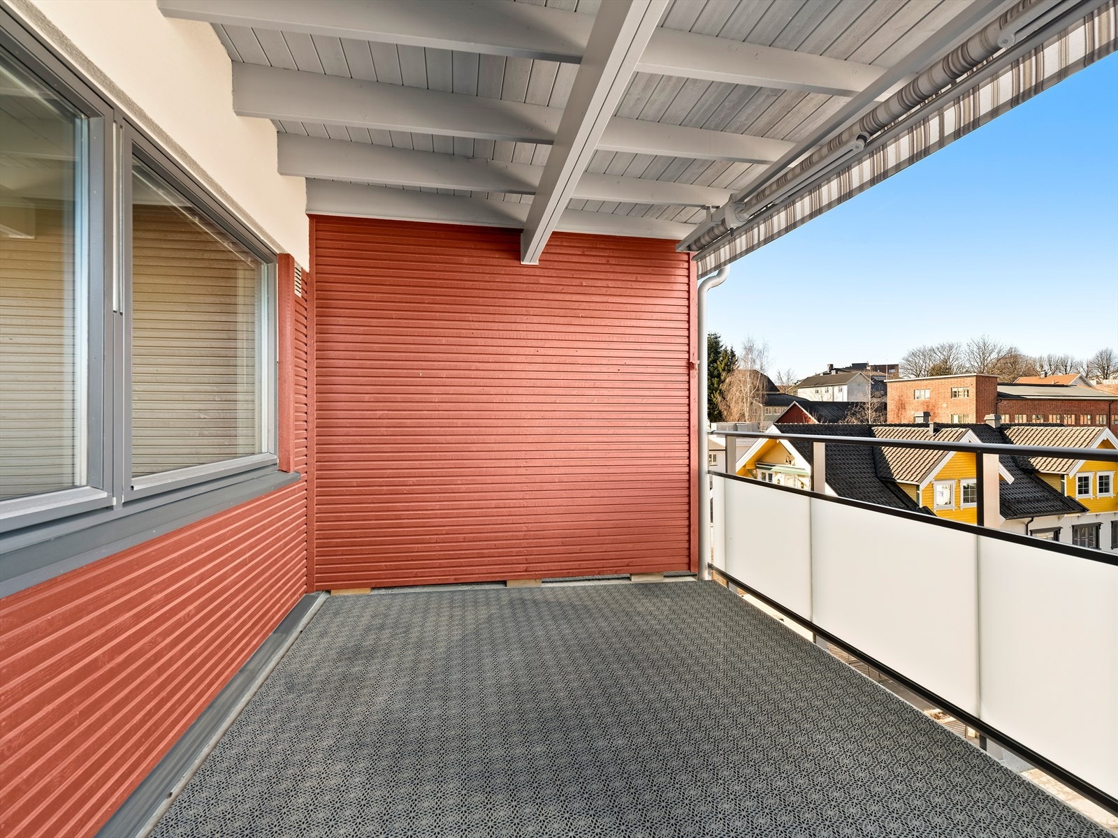 Balkong med utgang fra stue Galleribilde