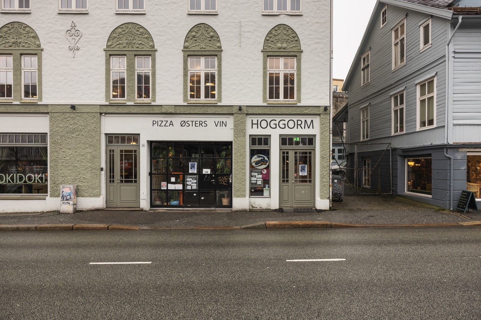 Det er også kort vei til den populære restauranten Hoggorm som serverer god pizza. Galleribilde