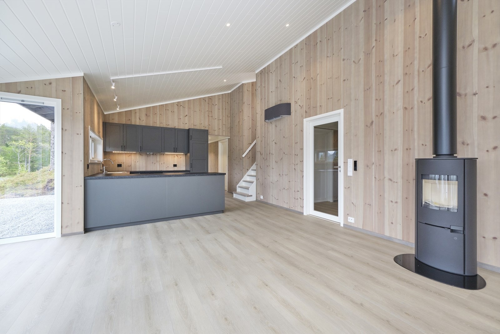 Vedovnen gir lun og trivelig stemning på de kaldeste dagene. Galleribilde