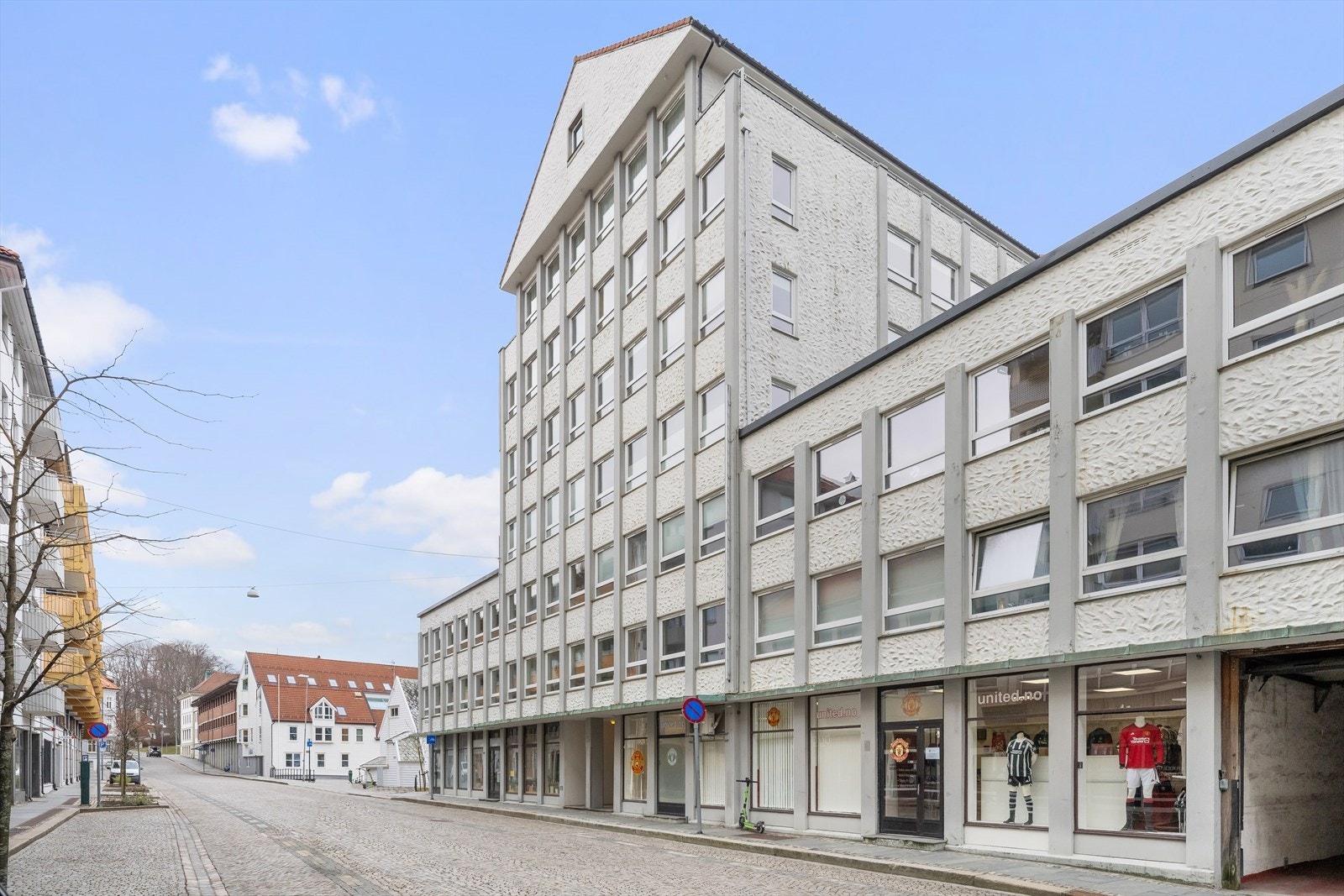 Leiligheten ligger fint til i byggets 6.etasje. Galleribilde