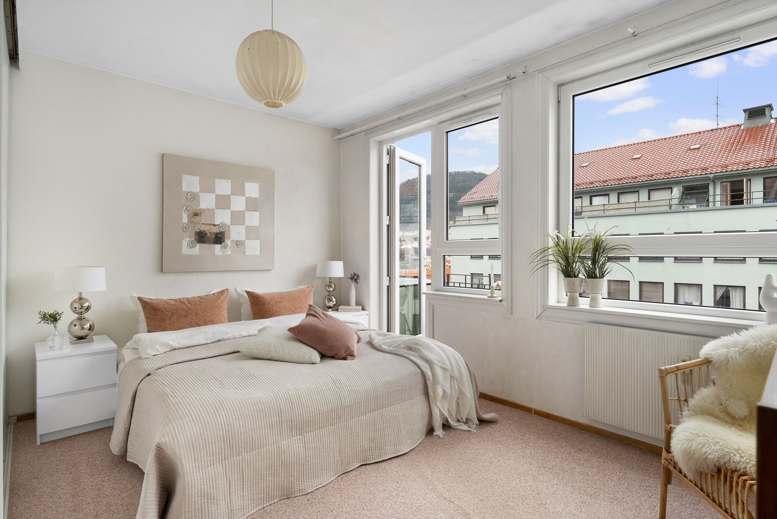 Hovedsoverommet er 14,5 m² og har god plass til dobbeltseng og nattbord. Galleribilde