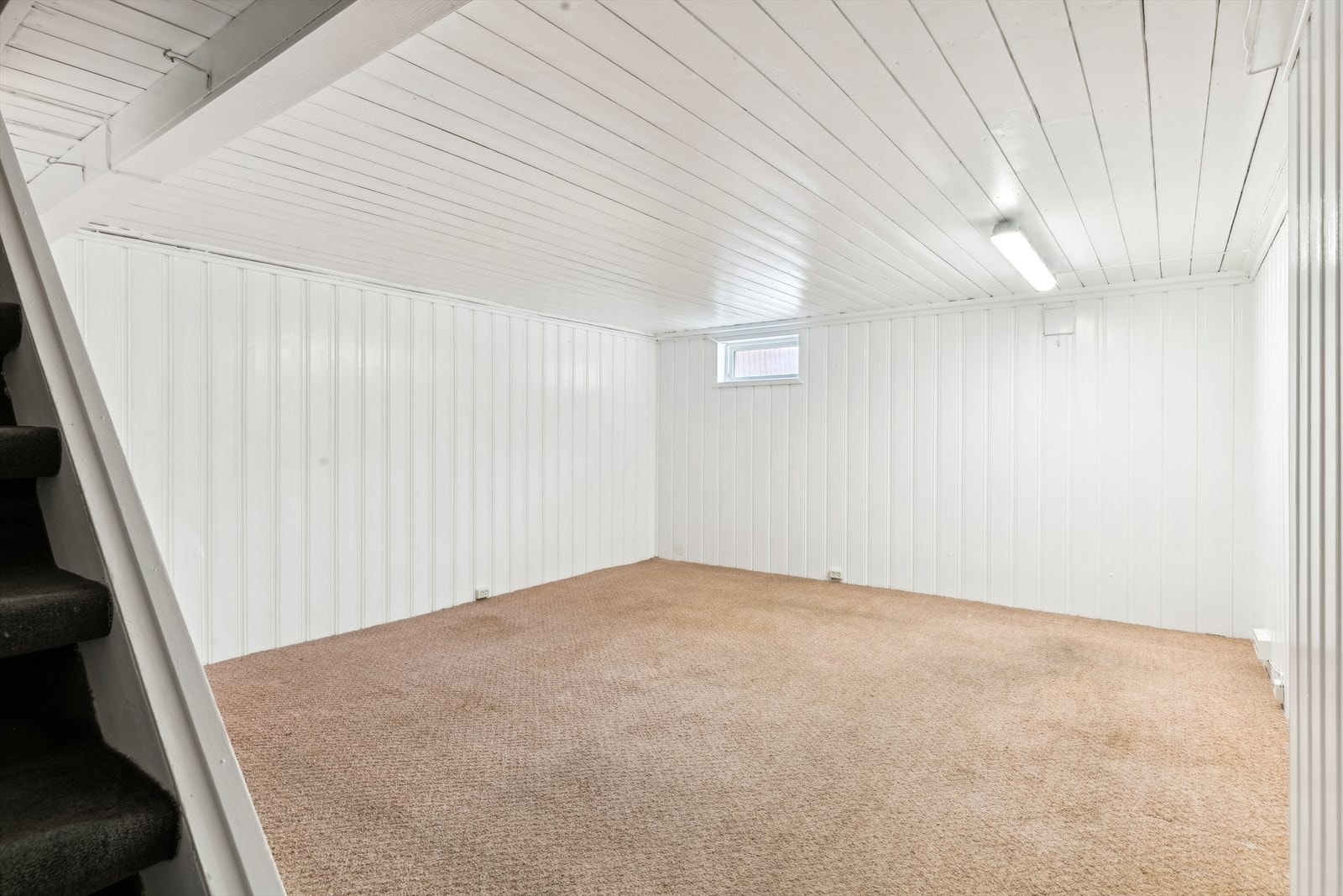 Stort kjellerrom. Galleribilde