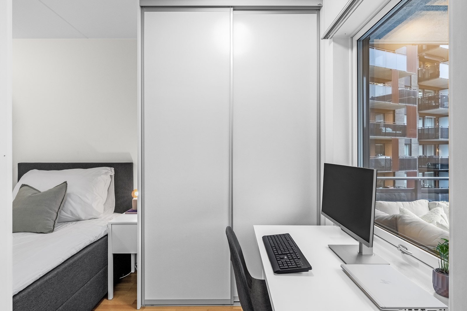 - Muligheter for kontor og garderobeskap på soverommet - Galleribilde