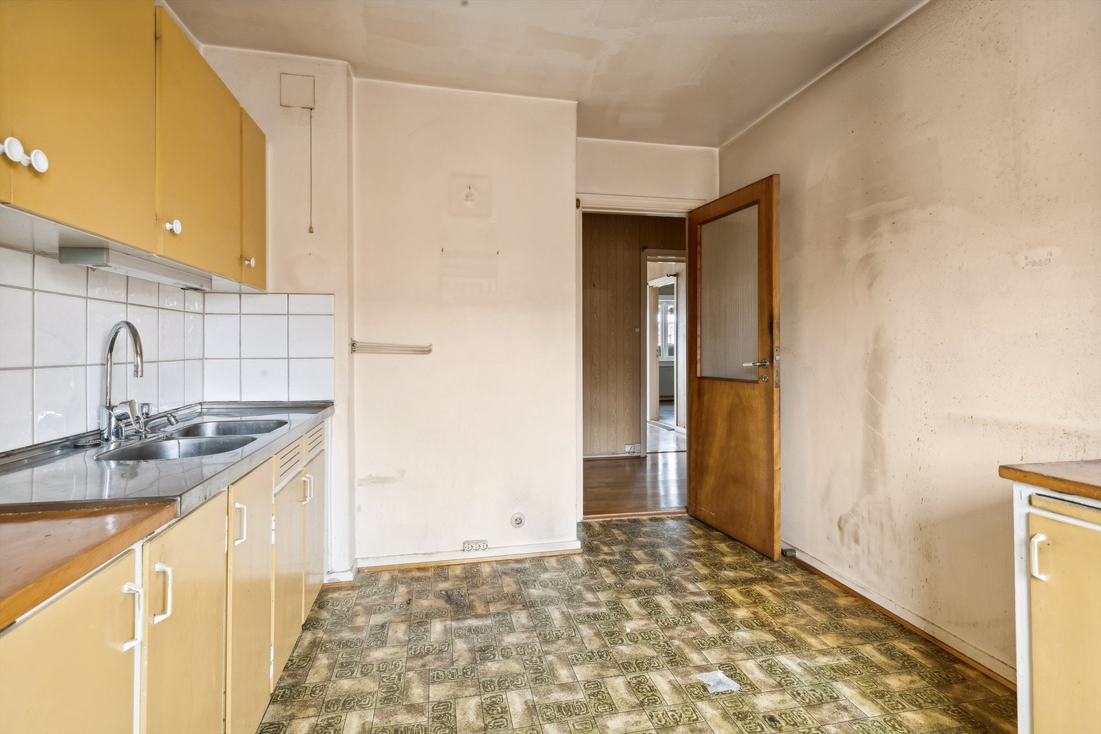 Rommet har stort potensial når du renoverer siden rommet har god størrelse Galleribilde