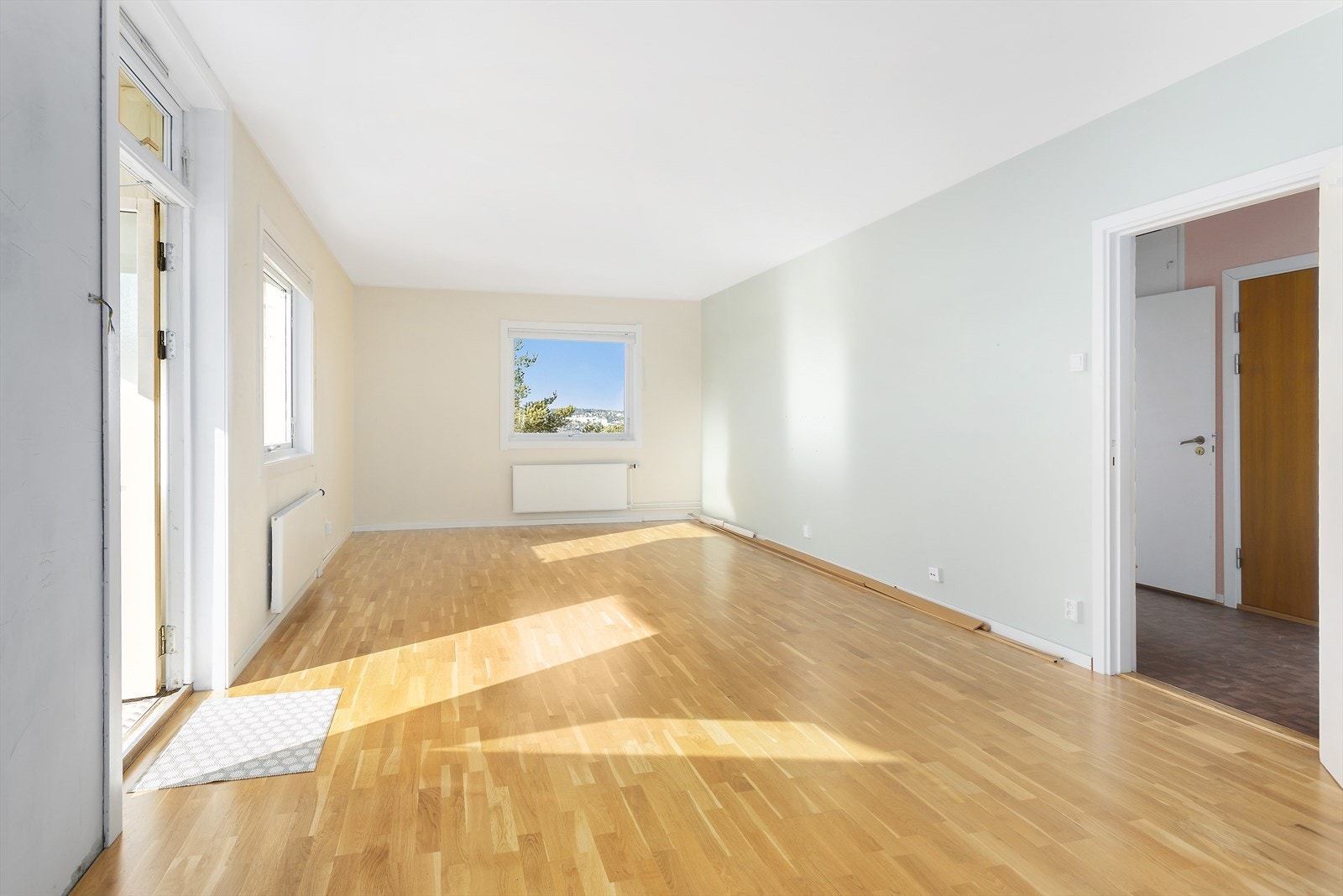 Det er rikelig med lagringsplass i kjellerbod på ca. 5 kvm. Galleribilde