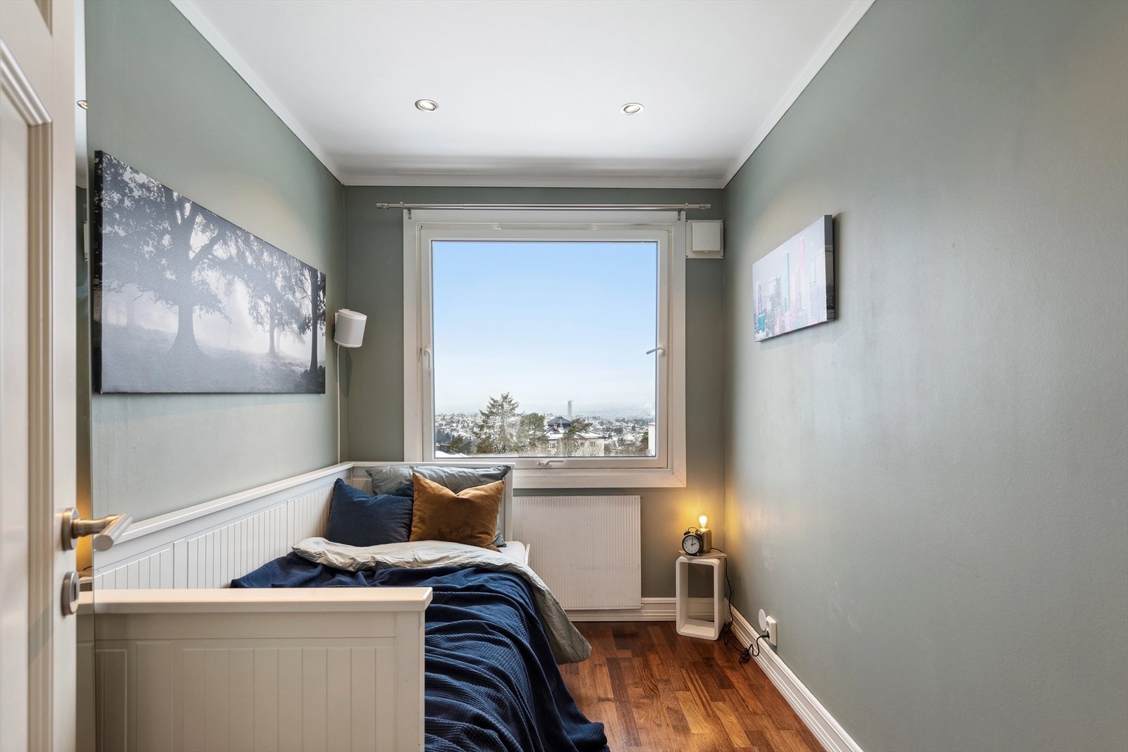 Bruk de ekstra rommene til gjesterom, kontor eller barnerom. Galleribilde