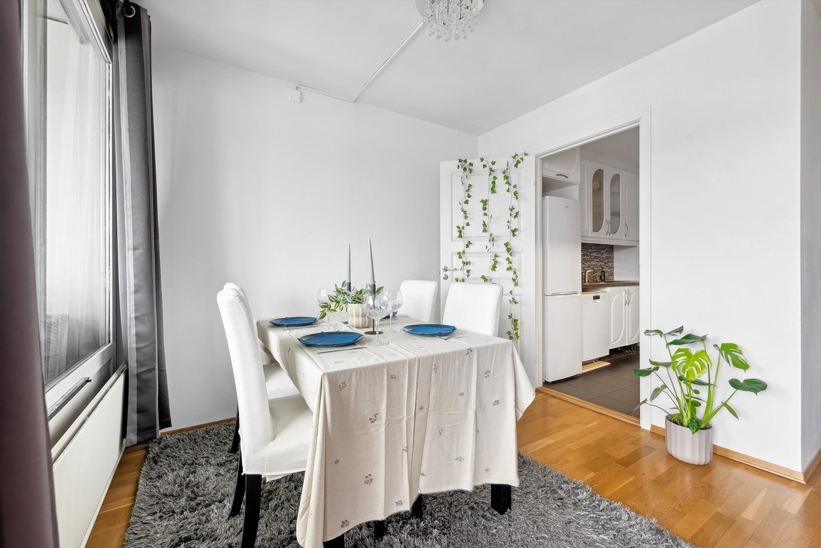 Deg, dine nærmeste og noen utvalgte. Trivsel og godt selskap er det som venter. Galleribilde