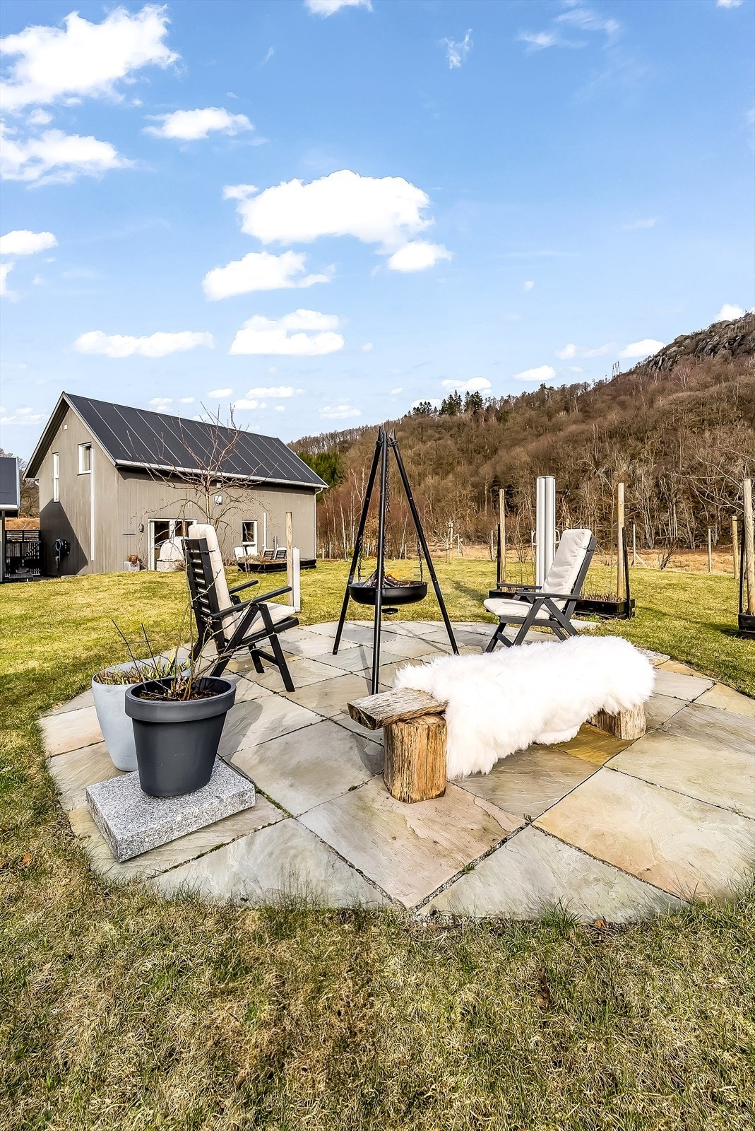 Egen bålpanneplass i hagen. Galleribilde