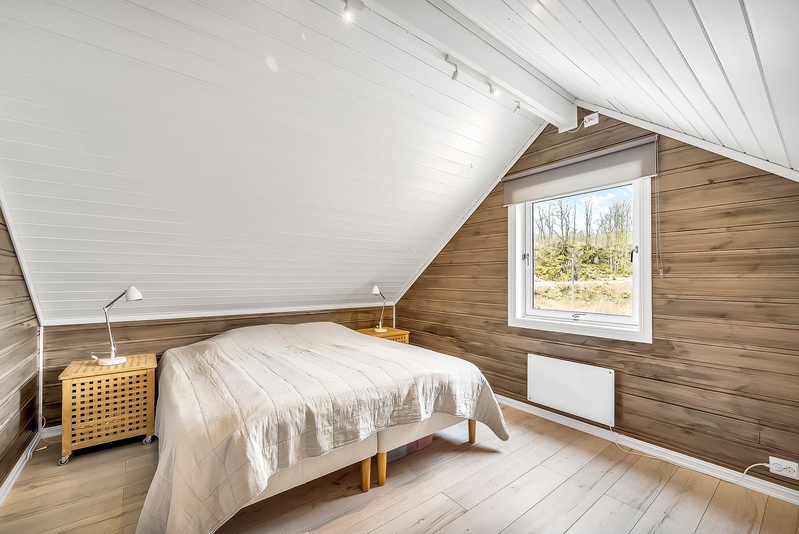 Soverom nr 4 - på loftet i hybeldelen. Galleribilde