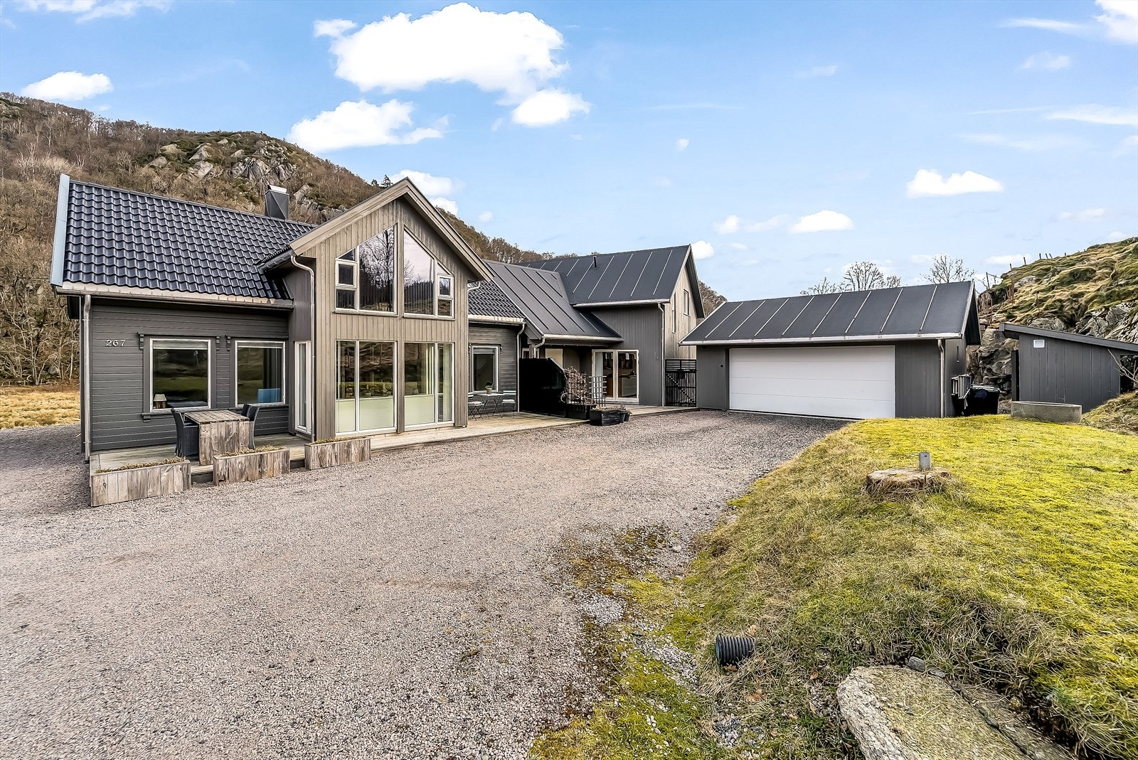 Eiendomsmegler MNEF Anita Cecilie Gabrielsen ønsker velkommen til Bruseland - Svenevigsveien 267! Galleribilde