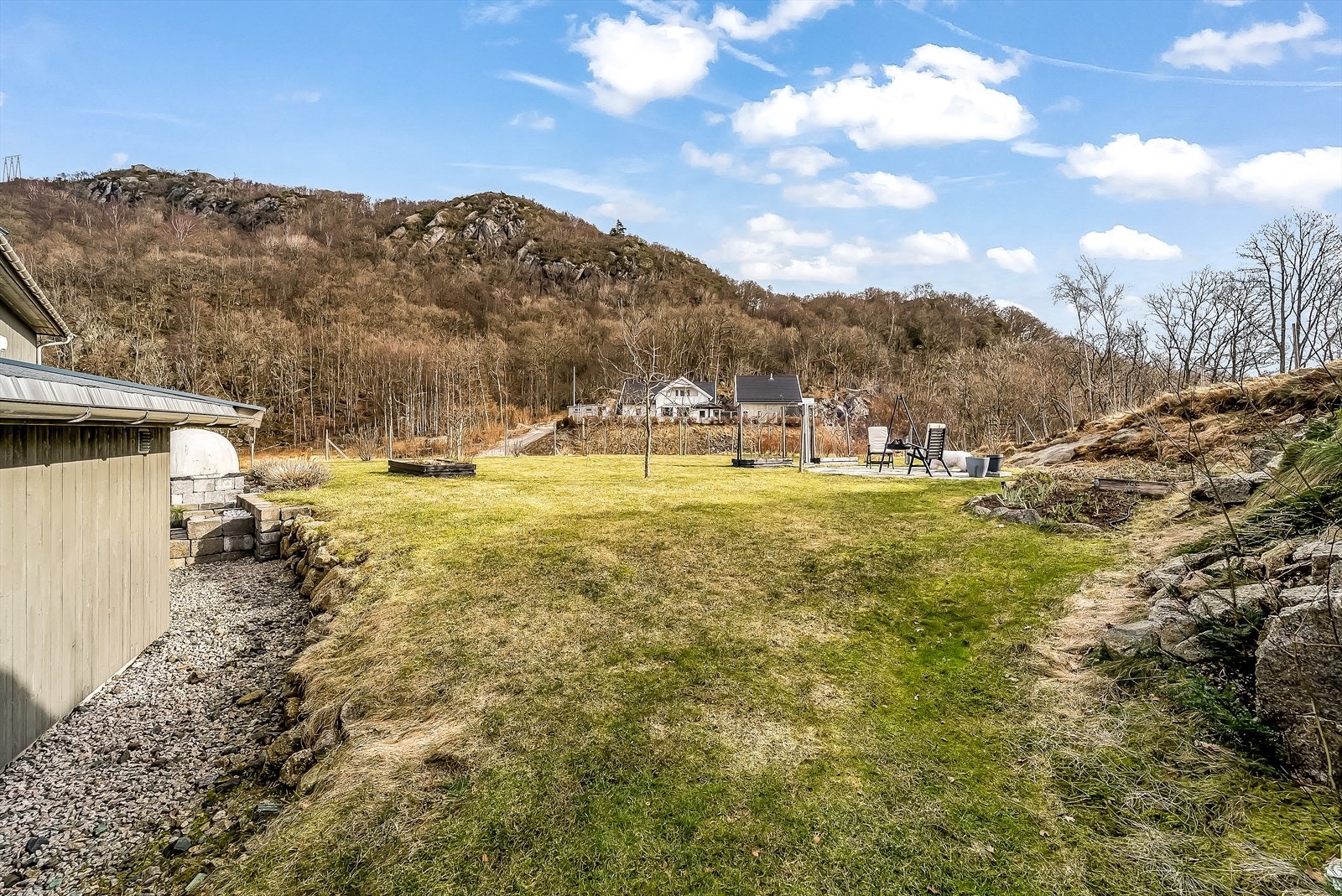 Tomten gir rom for boltreplass for liten og stor. Galleribilde