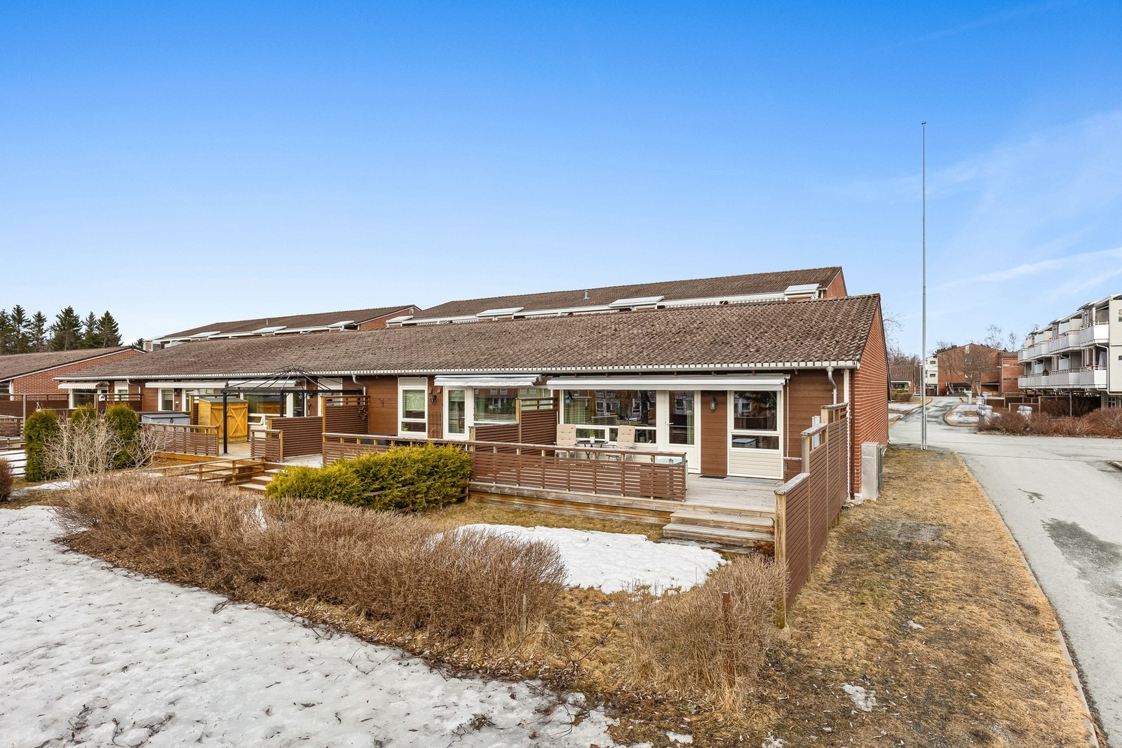 Velkommen til Rødrevvegen 17 - Presentert av EiendomsMegler1 ved Mathias Åsvang. Galleribilde