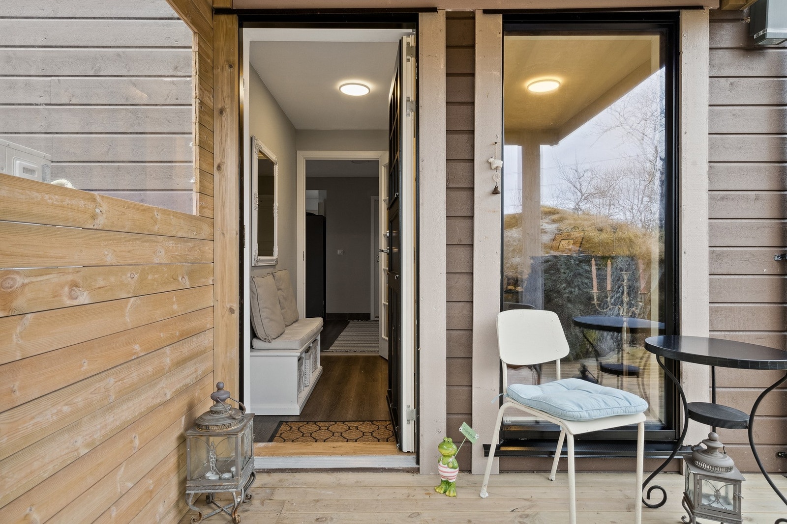 Vi tar turen inn i boligen. Velkommen inn! Galleribilde