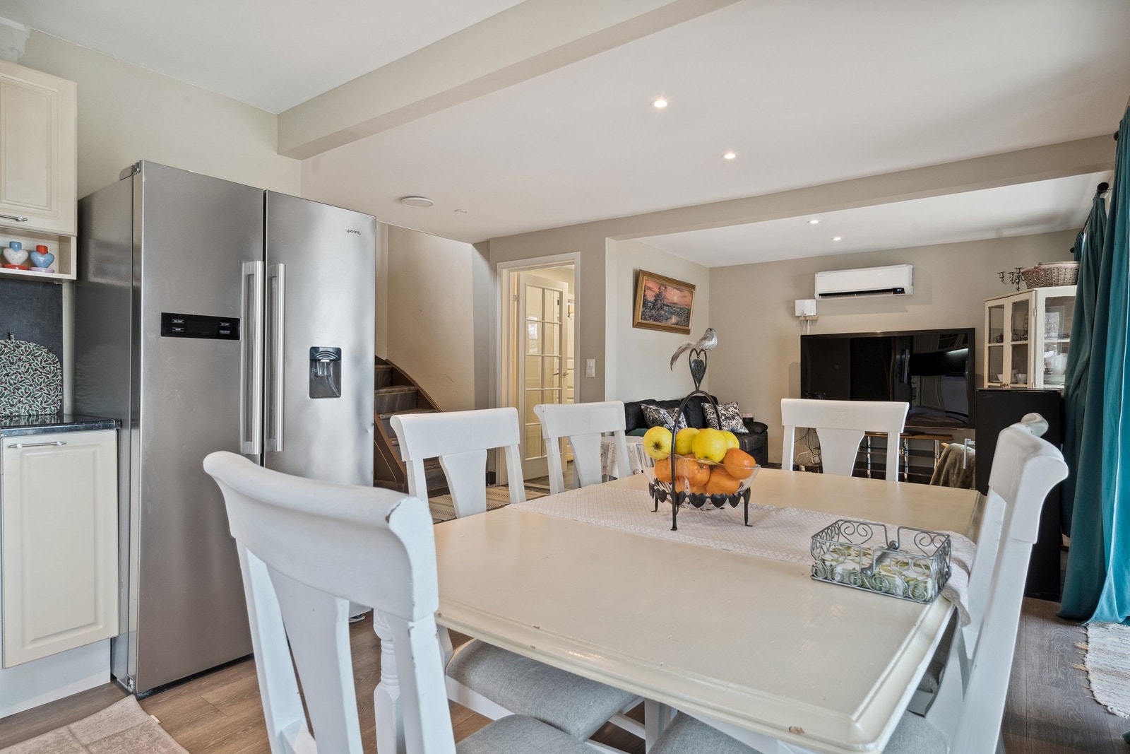 Oppvarming via varmepumpe og ovn. Galleribilde