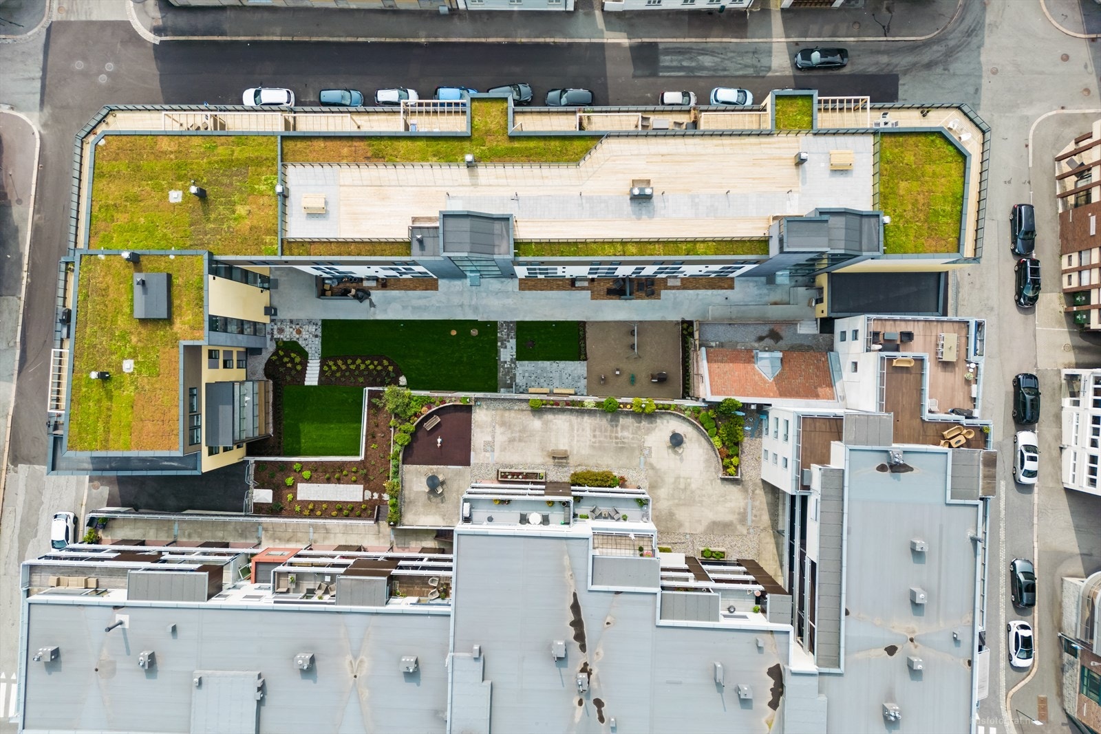 Takterrassen er et perfekt sted for å slappe av og nyte utsikten. Galleribilde