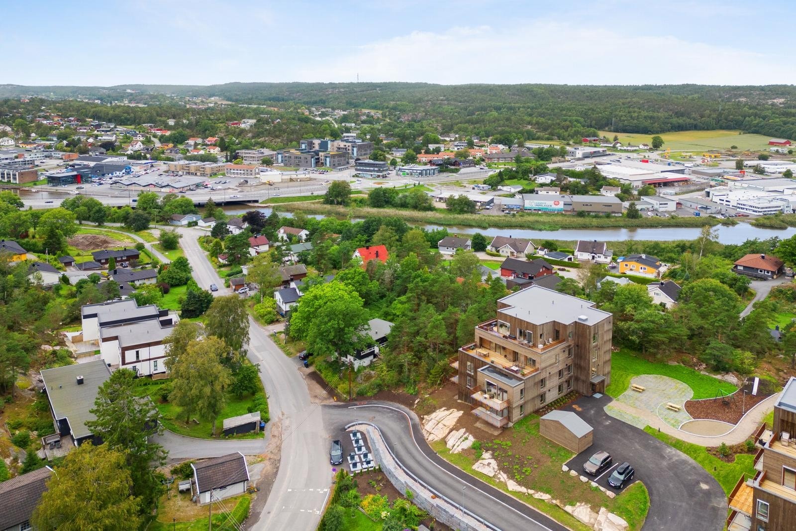 I Haraldåsen borettslag bor du i et fredelig nabolag på terskelen til byen, med kort vei til idylliske Fredrikstadmarka. Galleribilde